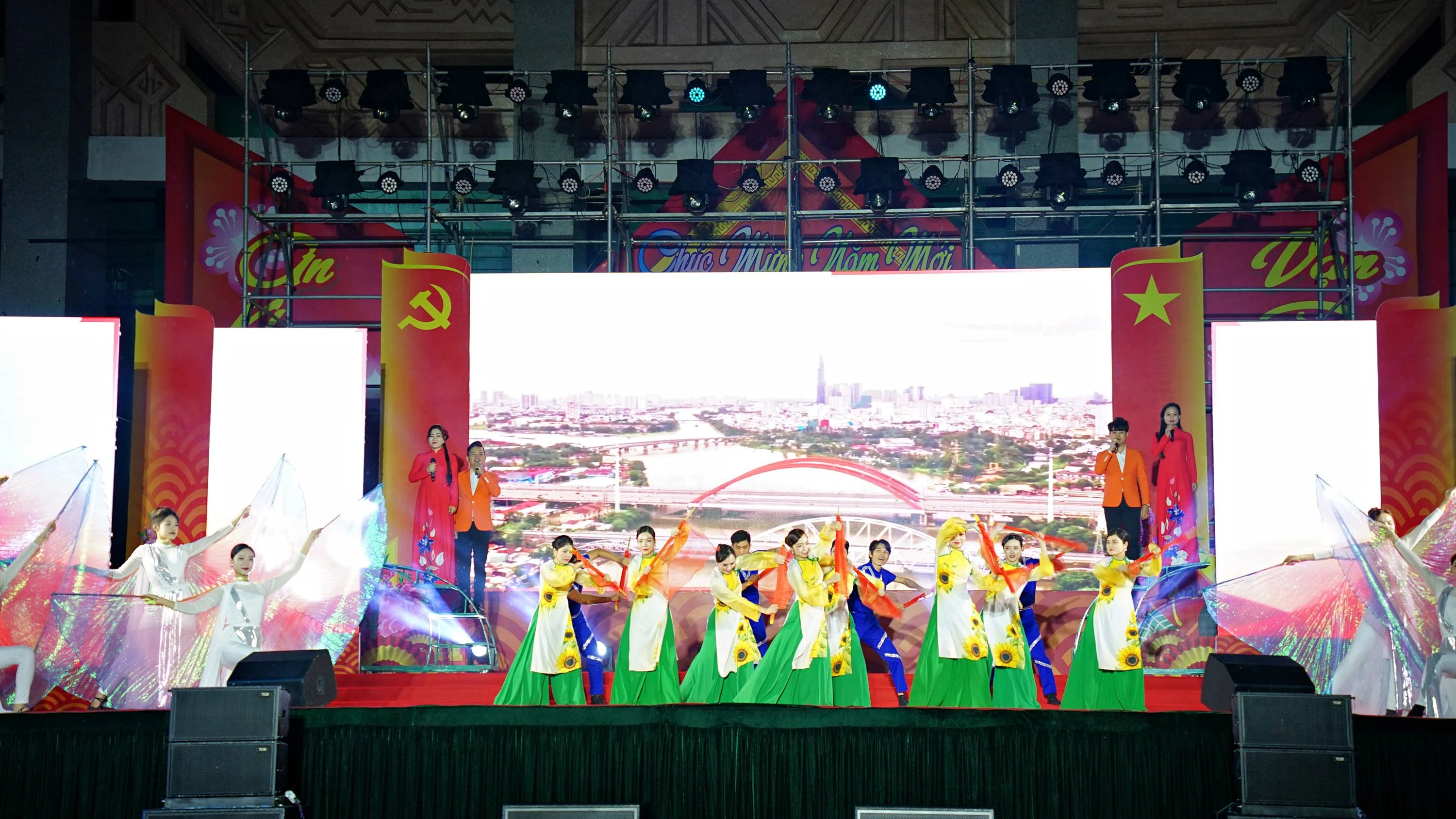 Tưng bừng Chương trình nghệ thuật đặc biệt mừng Đảng, mừng Xuân Ất Tỵ 2025