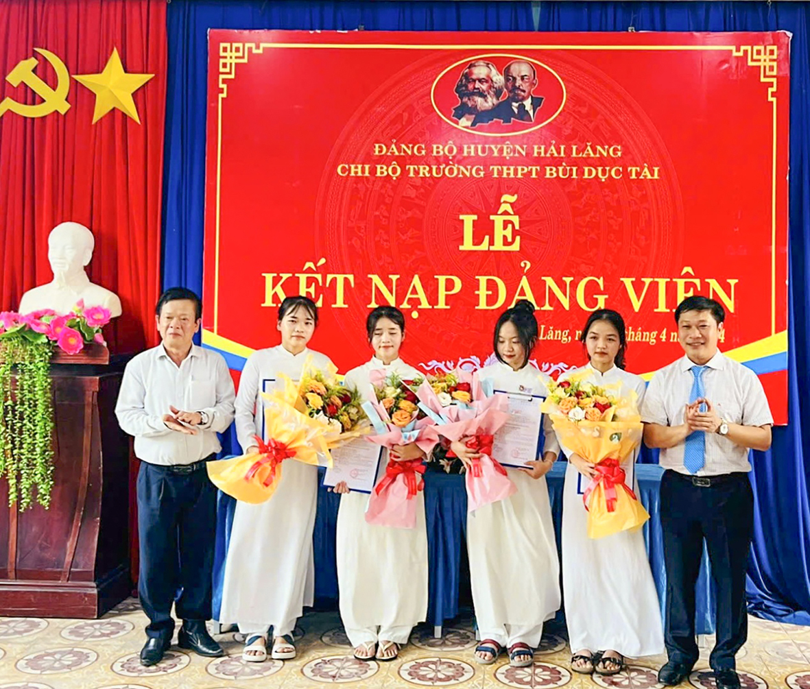 Nỗ lực tạo nguồn, phát triển đảng viên ở huyện Hải Lăng. Bài 2: Tạo sự đột phá, thực hiện vượt chỉ tiêu trong phát triển đảng viên