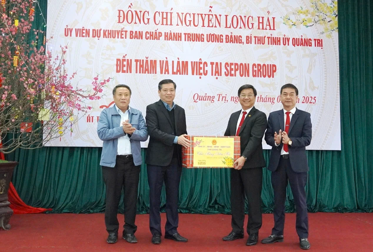 Lãnh đạo tỉnh Quảng Trị thăm, động viên doanh nghiệp, hợp tác xã ra quân sản xuất, kinh doanh đầu năm mới Ất Tỵ