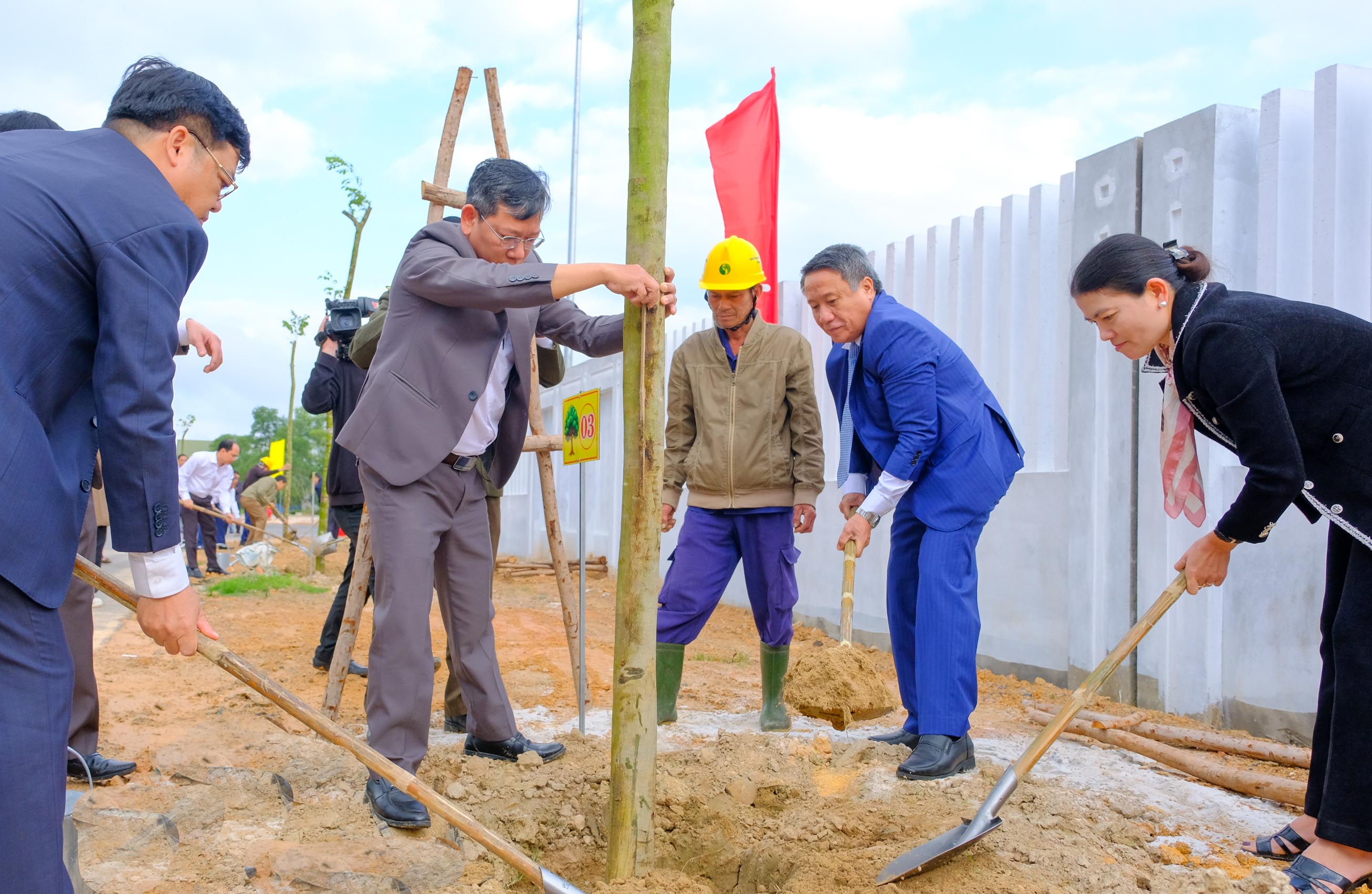 Tỉnh Quảng Trị phát động “Tết trồng cây đời đời nhớ ơn Bác Hồ” xuân Ất Tỵ