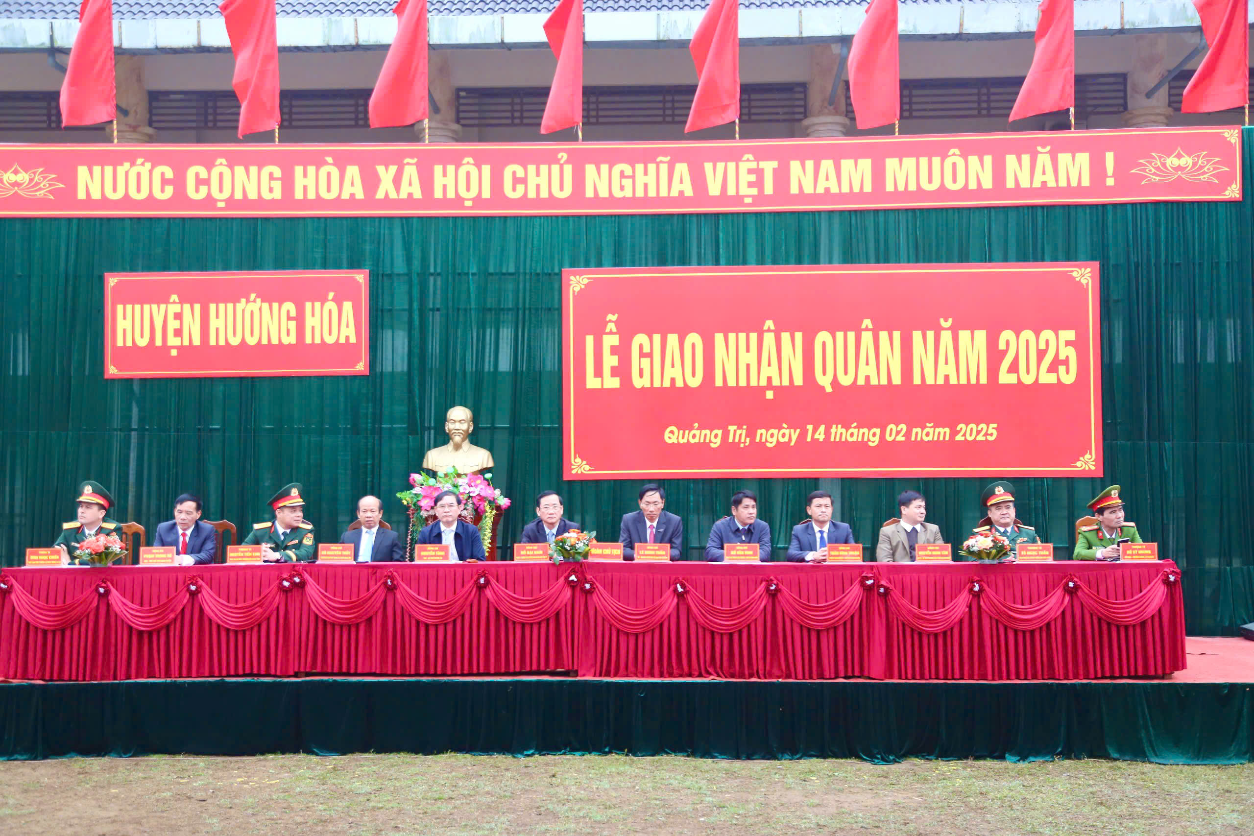 Hướng Hóa: 177 thanh niên phấn khởi lên đường nhập ngũ