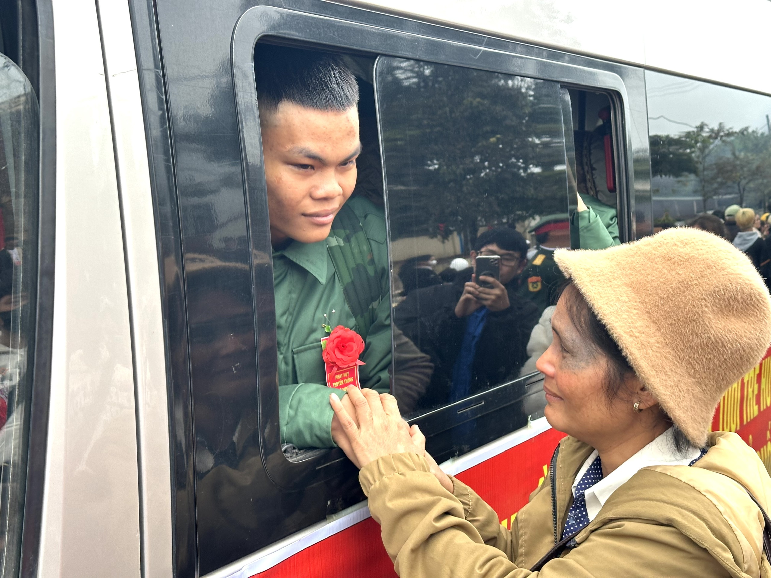 113 thanh niên huyện Đakrông lên đường nhập ngũ