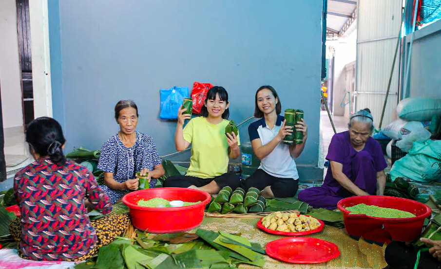 Những “bông hoa” tô thắm cho đời