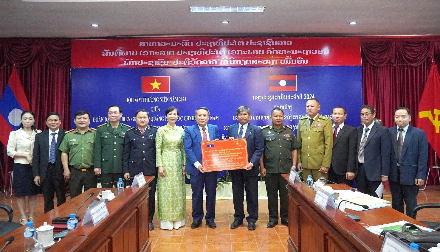 Quang Tri, Salavan hold annual border cooperation meeting