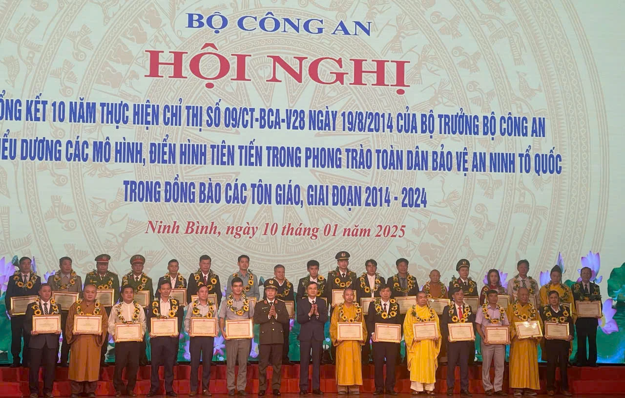 Đồng lòng giữ gìn an ninh trật tự