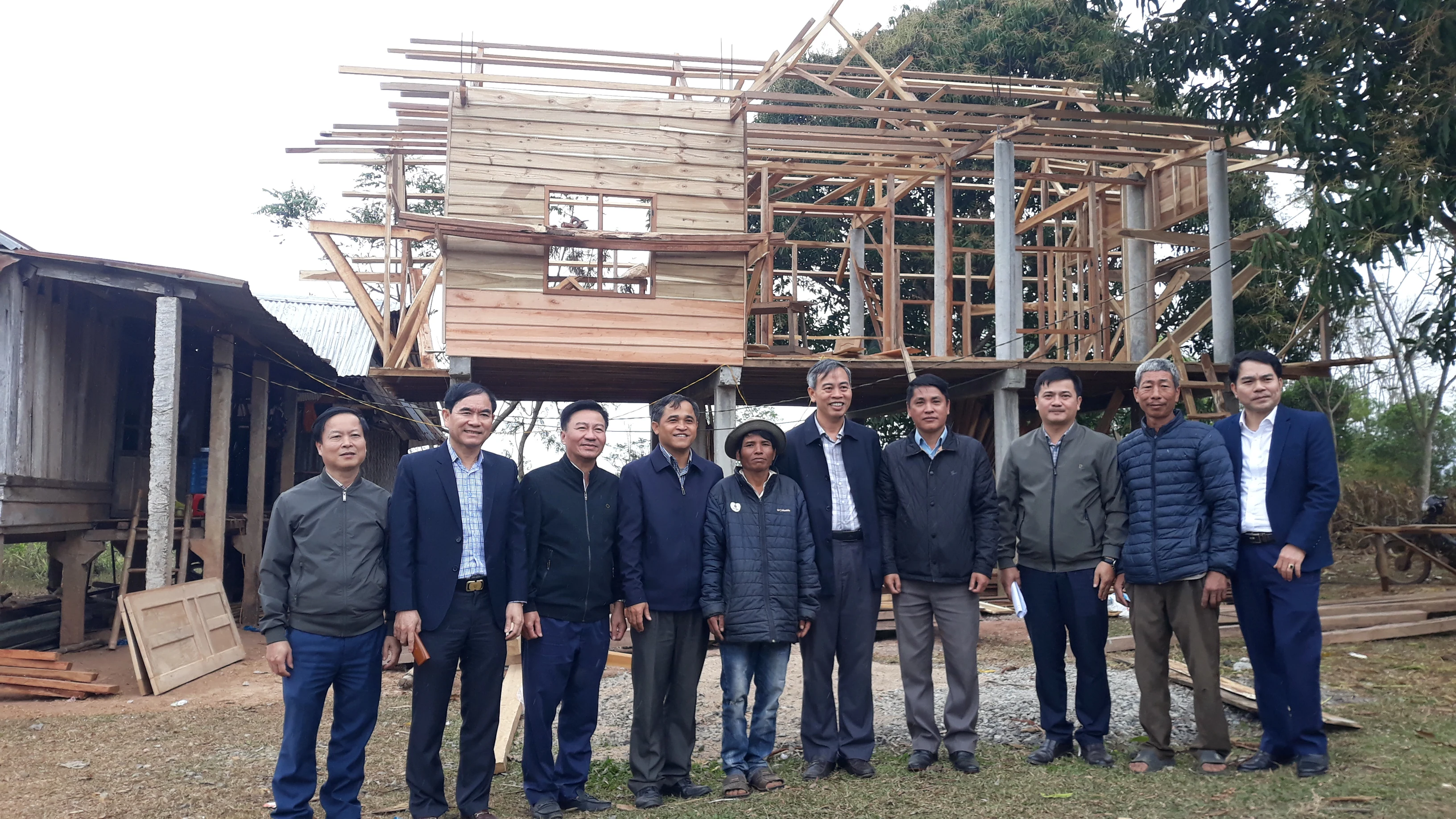 Lãnh đạo tỉnh Quảng Trị kiểm tra tình hình thực hiện chương trình xóa nhà ở tạm, nhà dột nát hai huyện miền núi Đakrông và Hướng Hóa