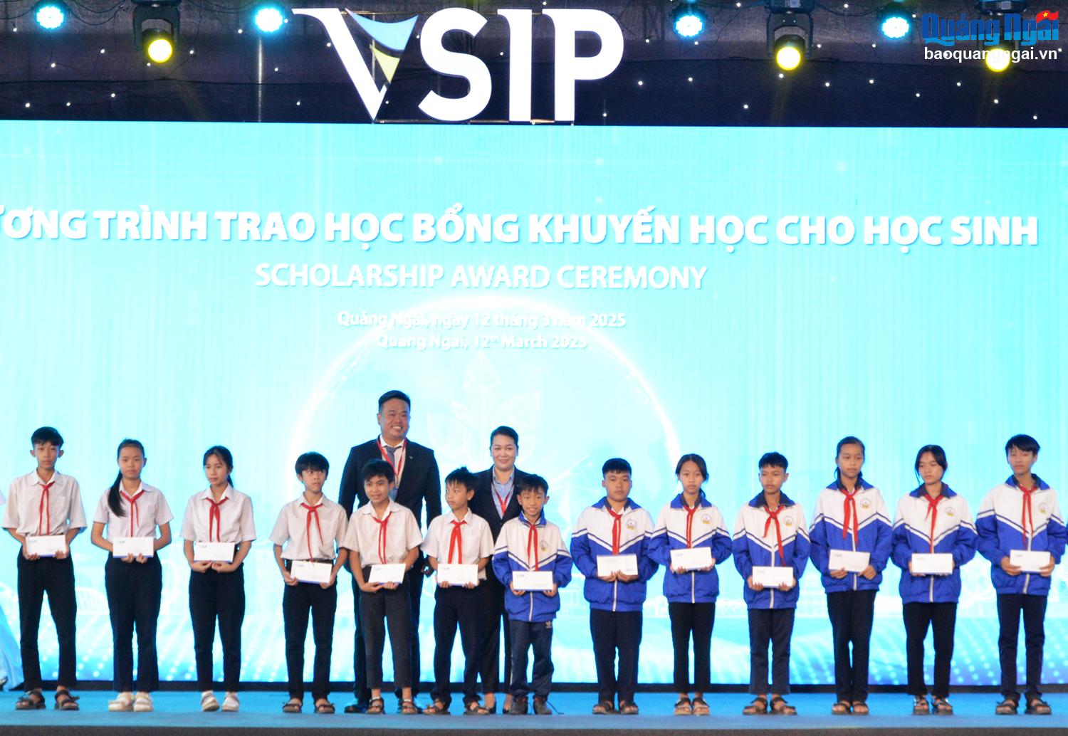 Chủ tịch Quốc hội Trần Thanh Mẫn dự Lễ động thổ Dự án Khu Công nghiệp VSIP II Quảng Ngãi