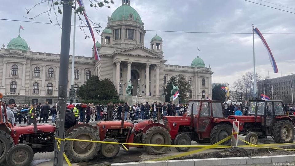 Đâu là nguyên nhân dẫn đến cuộc biểu tình lớn nhất lịch sử ở Serbia