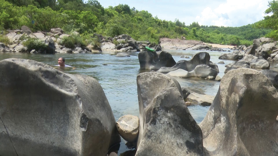 Choong Waterfall: ideal destination in the upper reaches of Thac Ma River