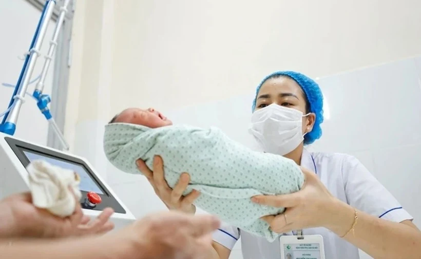 Từ 20/3/2025, không kỷ luật đảng viên sinh con thứ 3 