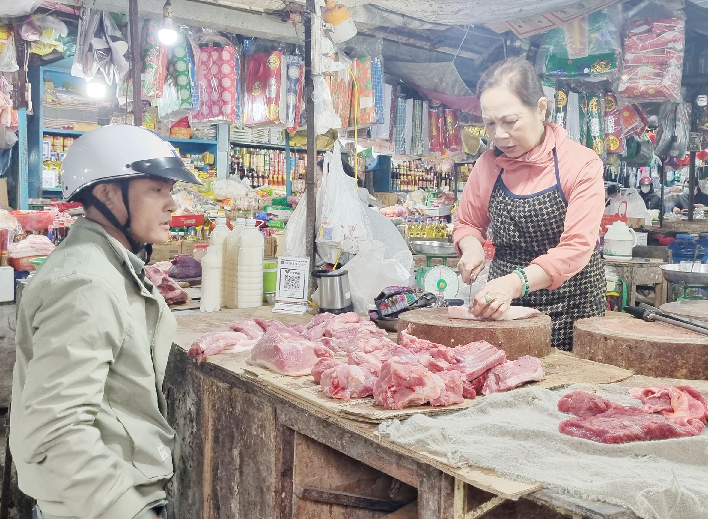 Giá thịt lợn tăng cao, ngành chăn nuôi bảo đảm nguồn cung