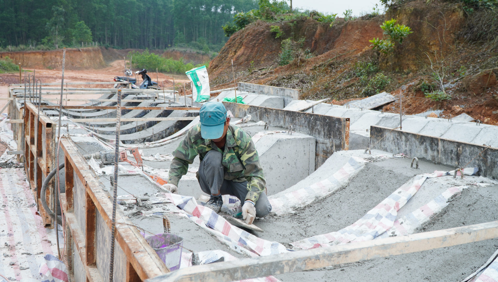 Gỡ vướng mặt bằng để đẩy nhanh tiến độ thi công dự án đường Hùng Vương