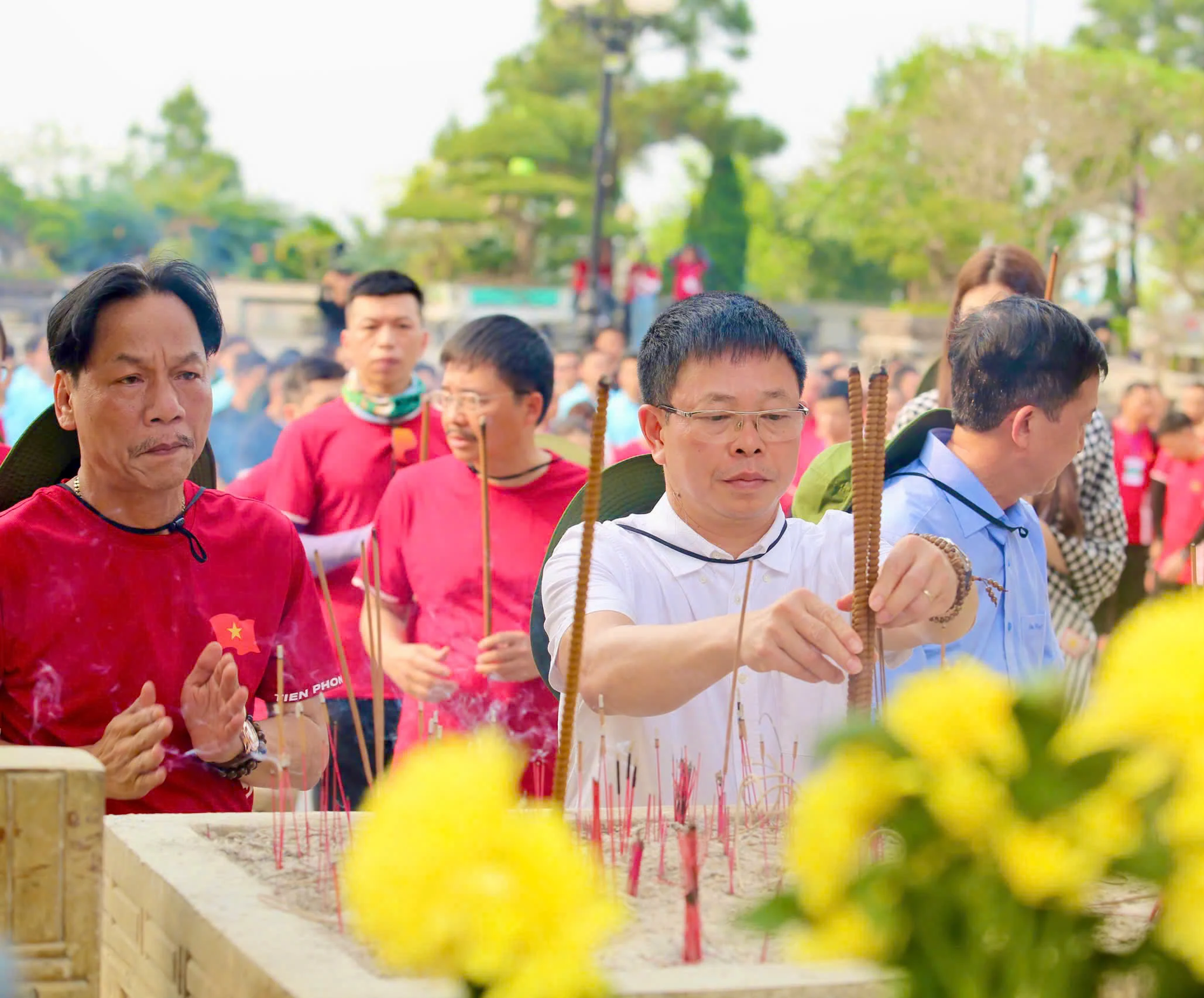 Ban tổ chức Giải vô địch quốc gia Marathon và cự ly dài báo Tiền Phong lần thứ 66 - năm 2025 tri ân các anh hùng liệt sĩ