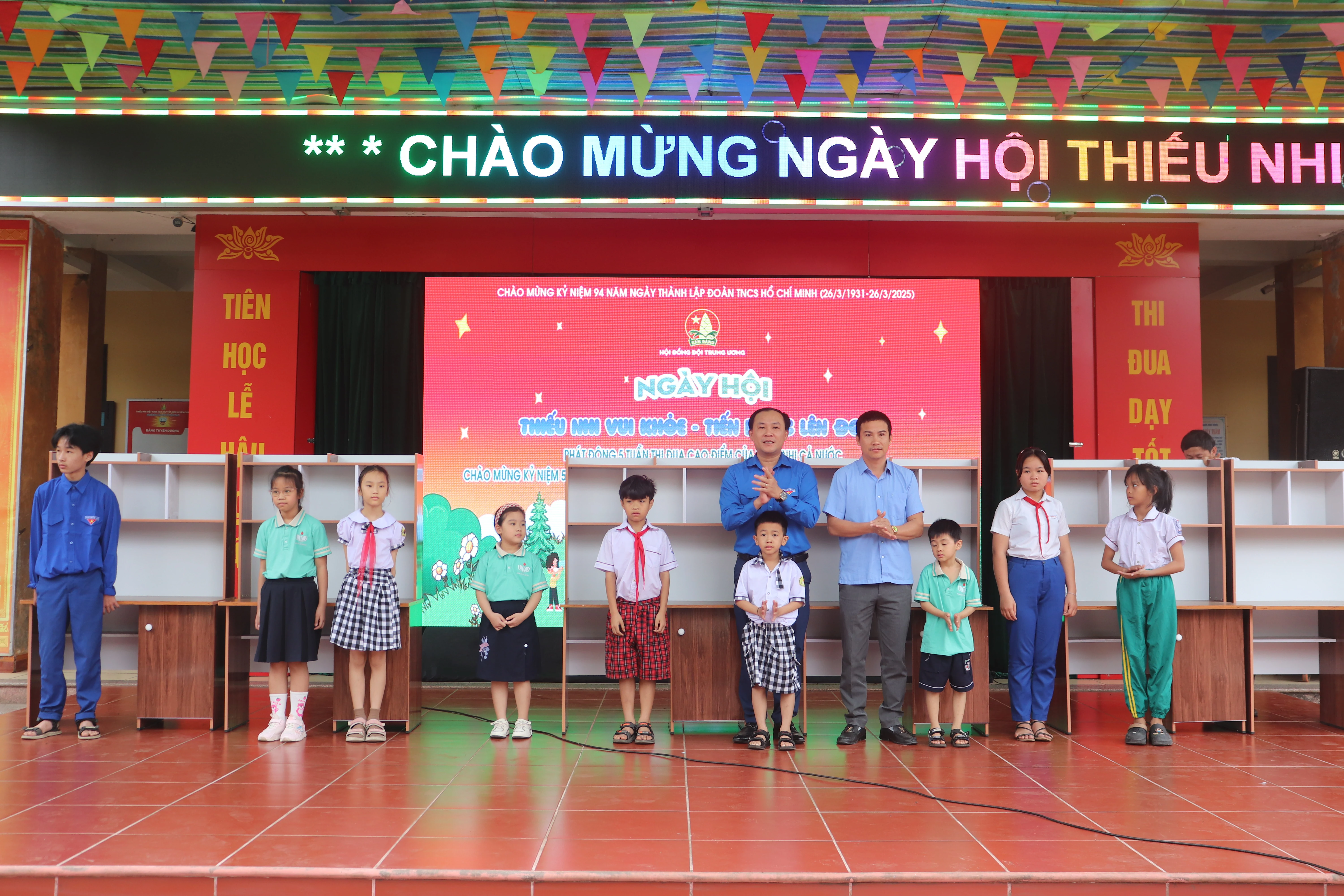 Ngày hội “Thiếu nhi vui chơi, tiến bước lên Đoàn”