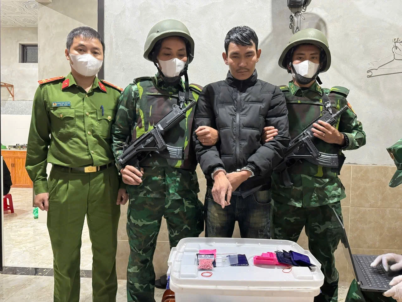Nam thanh niên ở Hướng Hóa mua 600 viên ma túy để sử dụng