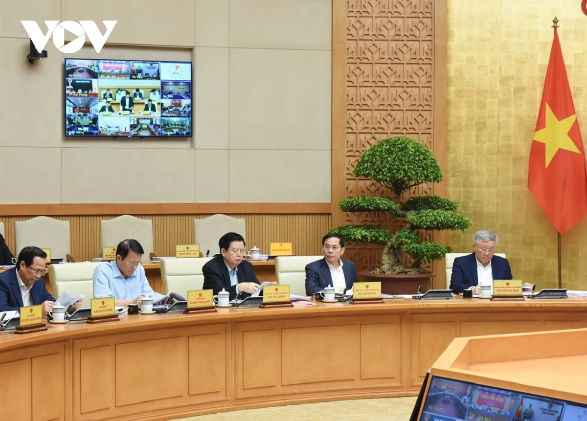 Thủ tướng: Chủ động ứng phó chính sách thuế của Mỹ, coi đây là cơ hội vươn mình