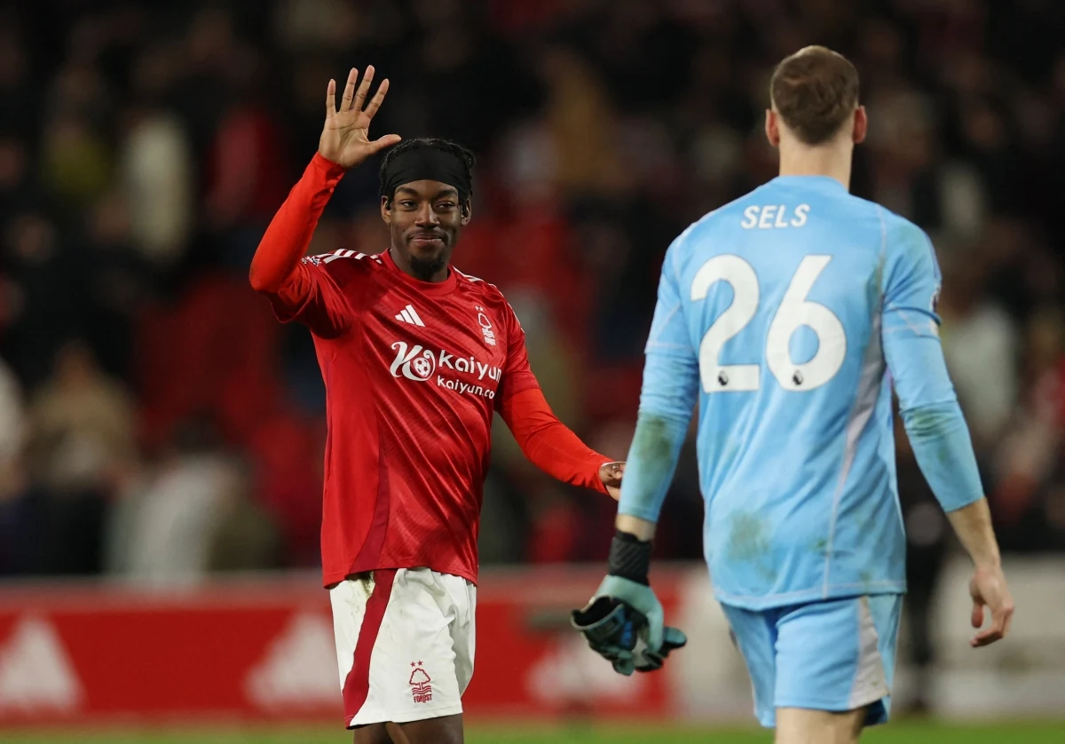 Kết quả Ngoại hạng Anh hôm nay 2/4: MU thua Nottingham, Arsenal hạ gục Fulham