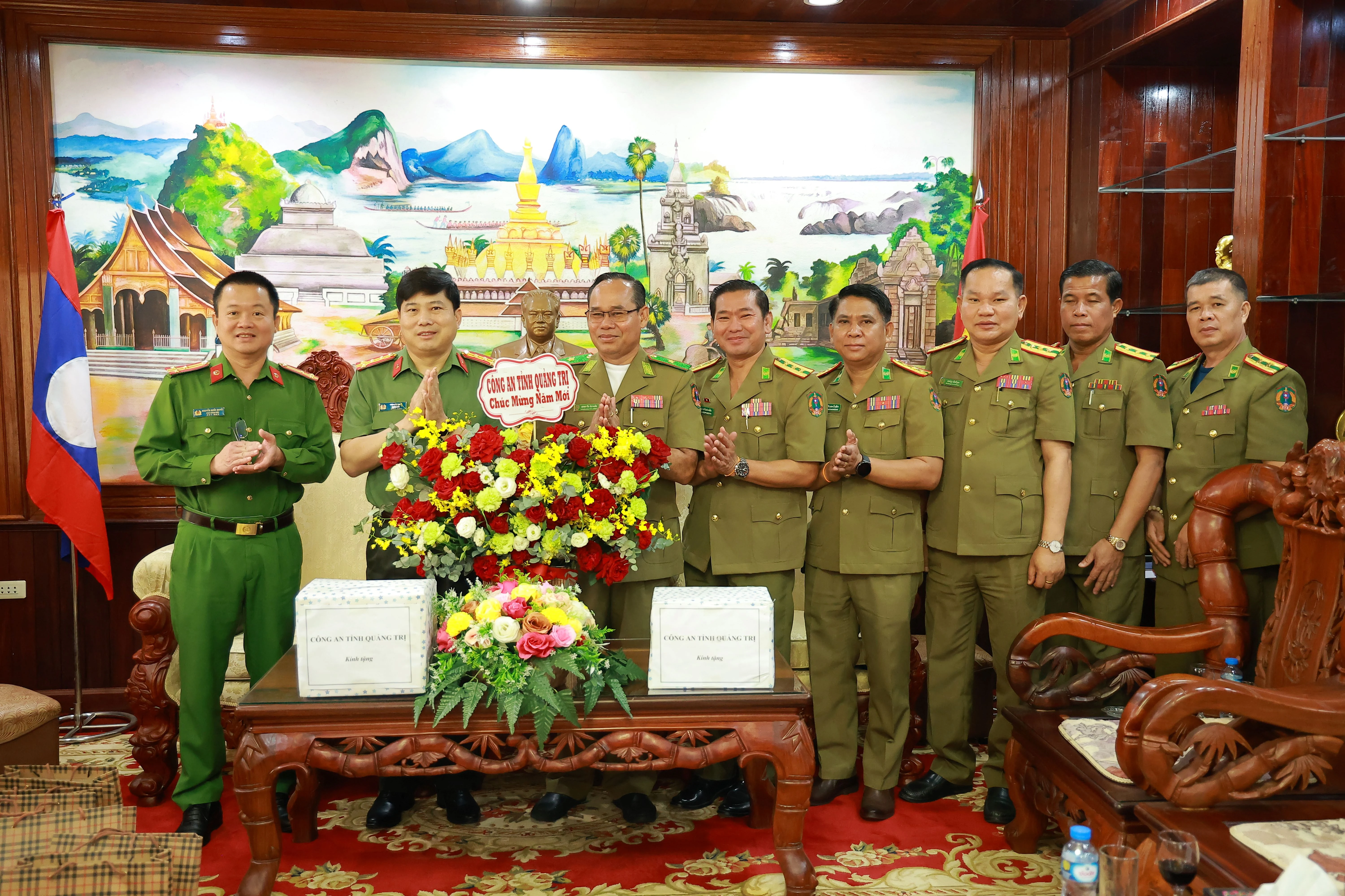 Công an Quảng Trị thăm, chúc tết công an 3 tỉnh Salavan, Champasak và Savannakhet