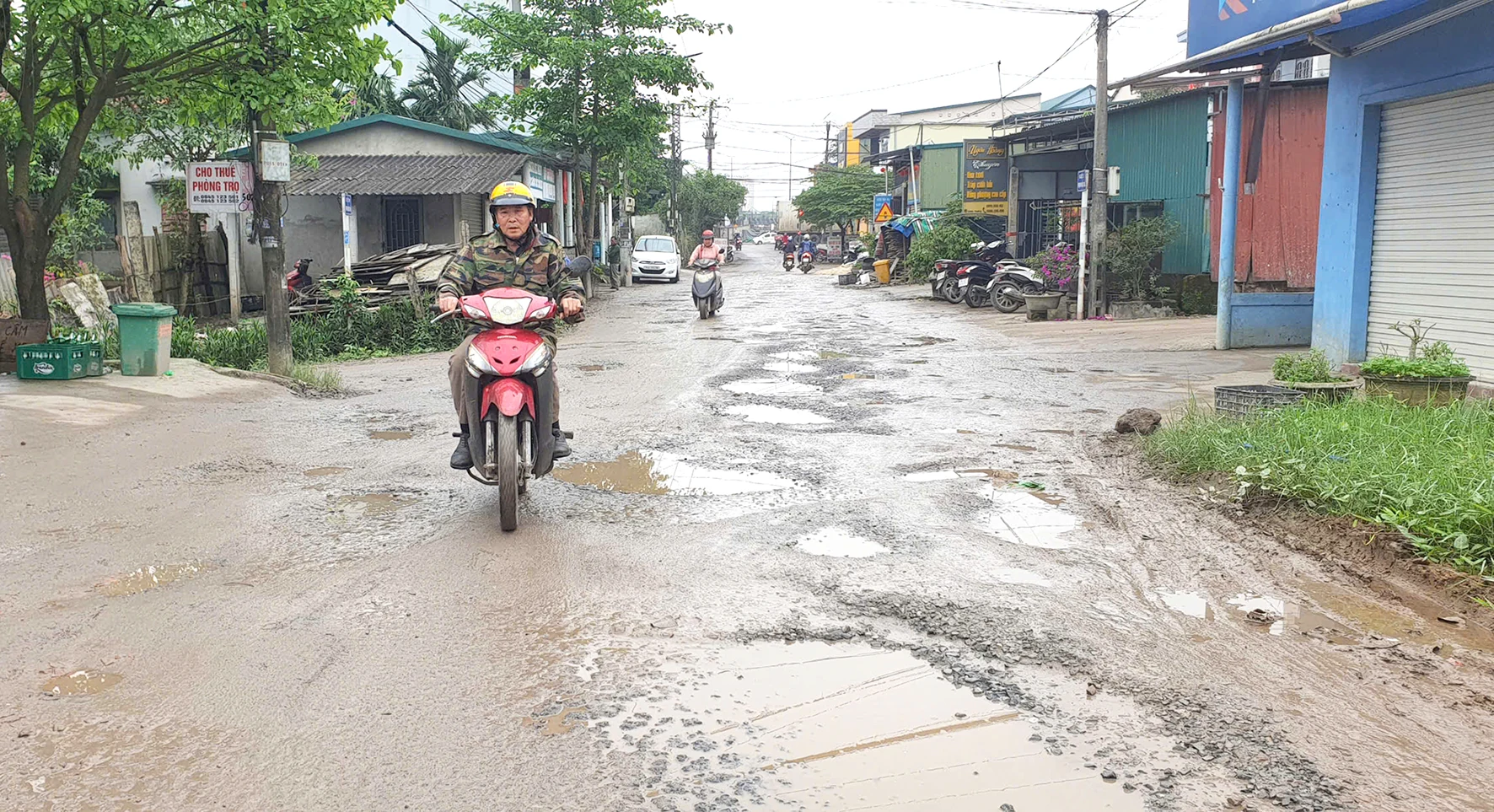 Một đoạn đường Phạm Hồng Thái ở Đông Hà xuống cấp nghiêm trọng