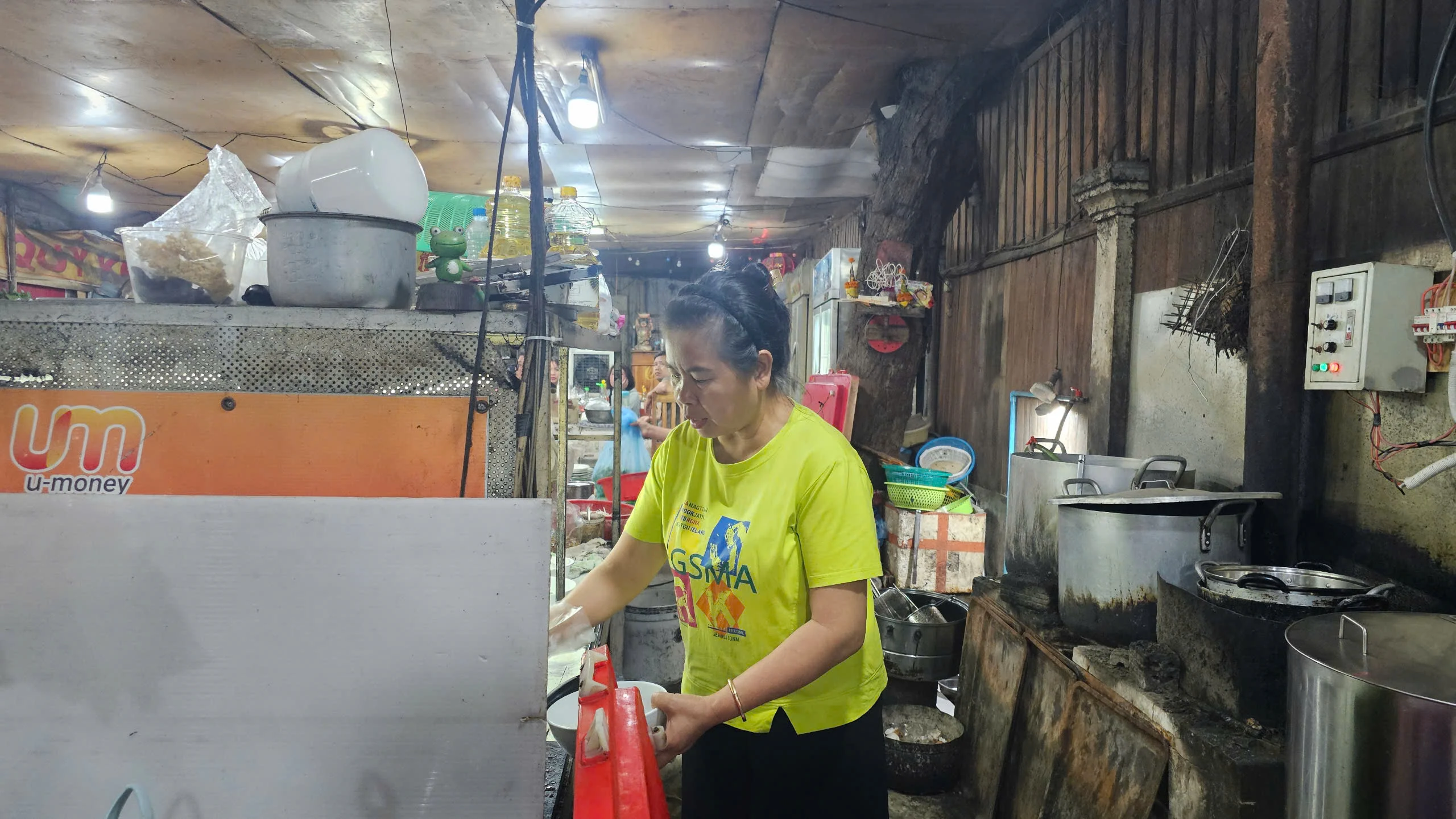 Hương vị Việt ở xứ sở Triệu voi