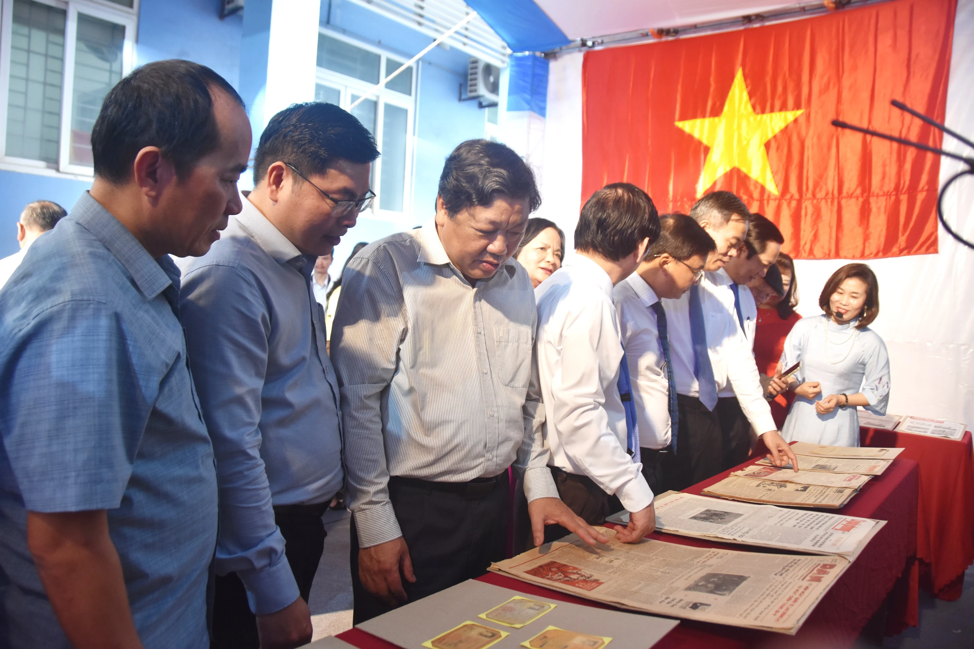 Khai mạc trưng bày chuyên đề “Báo chí cách mạng Việt Nam: Một thế kỷ xung trận và tự hào báo chí Quảng Trị”