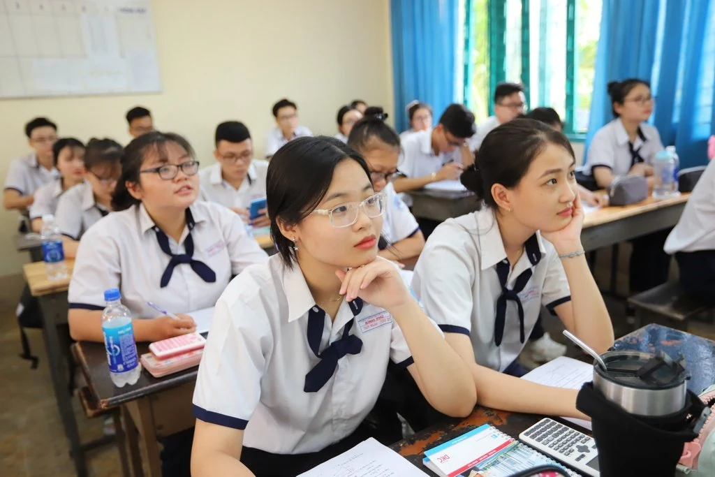 Phát động đợt cao điểm “50 ngày đêm bứt phá, chinh phục kỳ thi tốt nghiệp THPT năm 2025”
