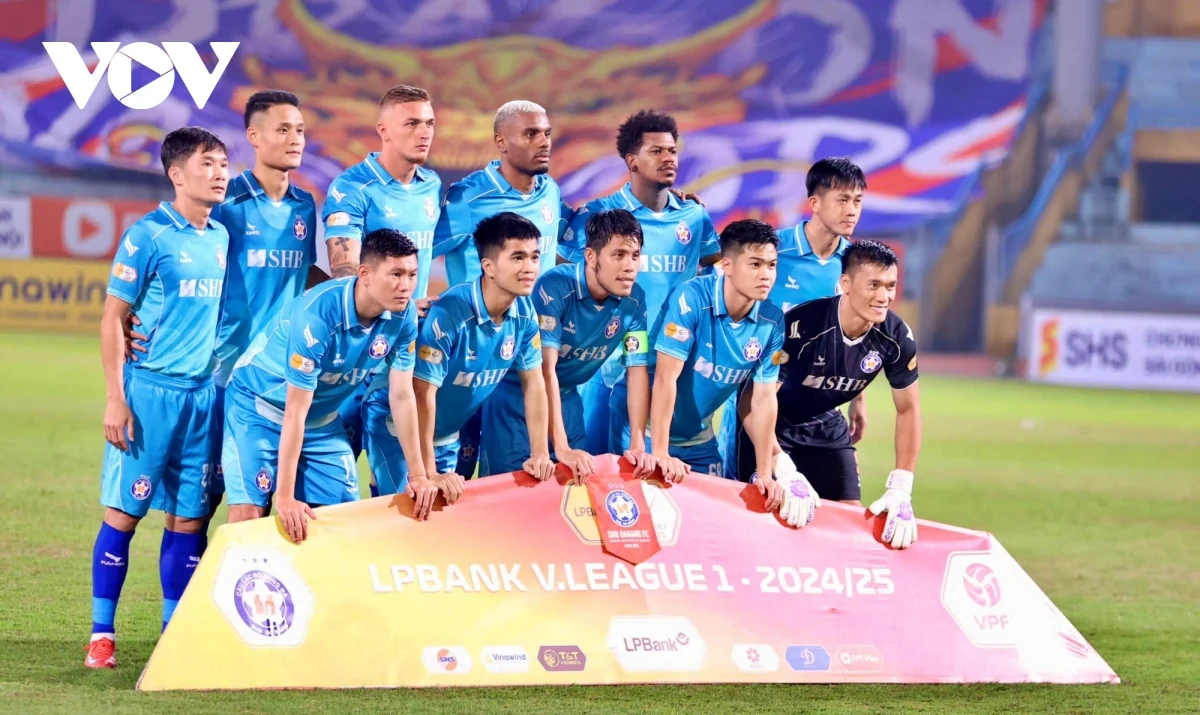 Vòng 19 V-League 2024/2025: “Nóng” cả hai đầu bảng xếp hạng