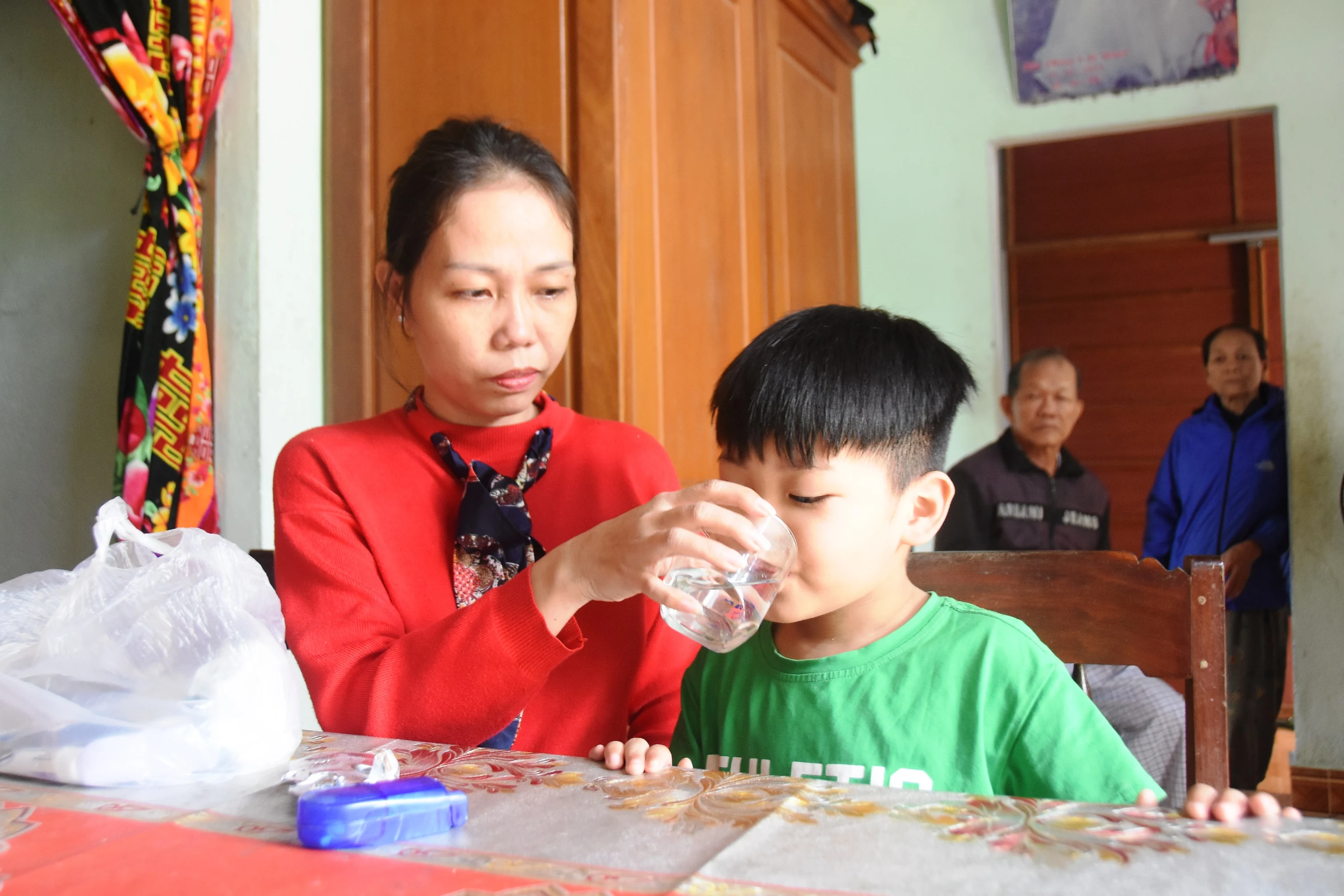 Bất hạnh bủa vây gia đình trẻ