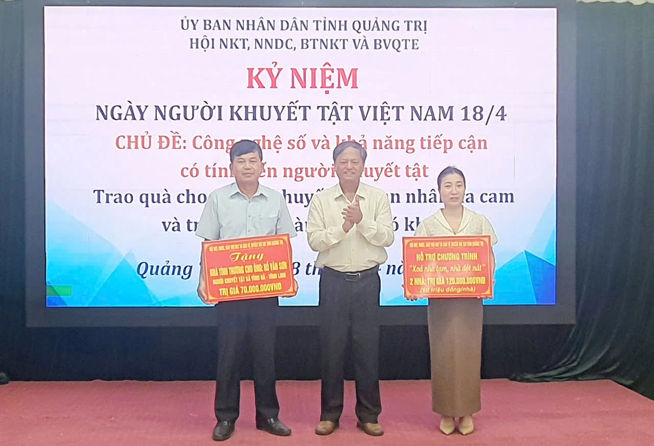 Trao gần 1.000 suất quà cho người khuyết tật, nạn nhân da cam và trẻ em có hoàn cảnh khó khăn
