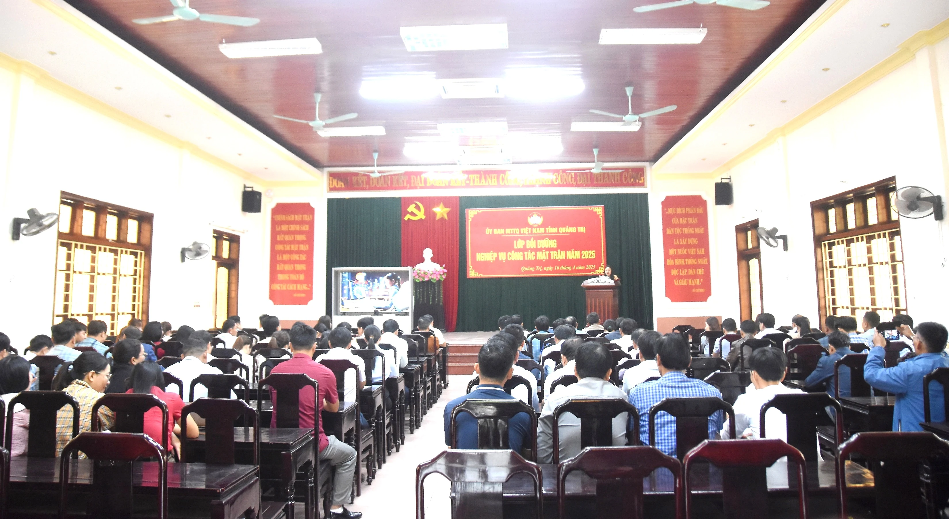  Bồi dưỡng nghiệp vụ công tác cho 130 cán bộ Mặt trận 