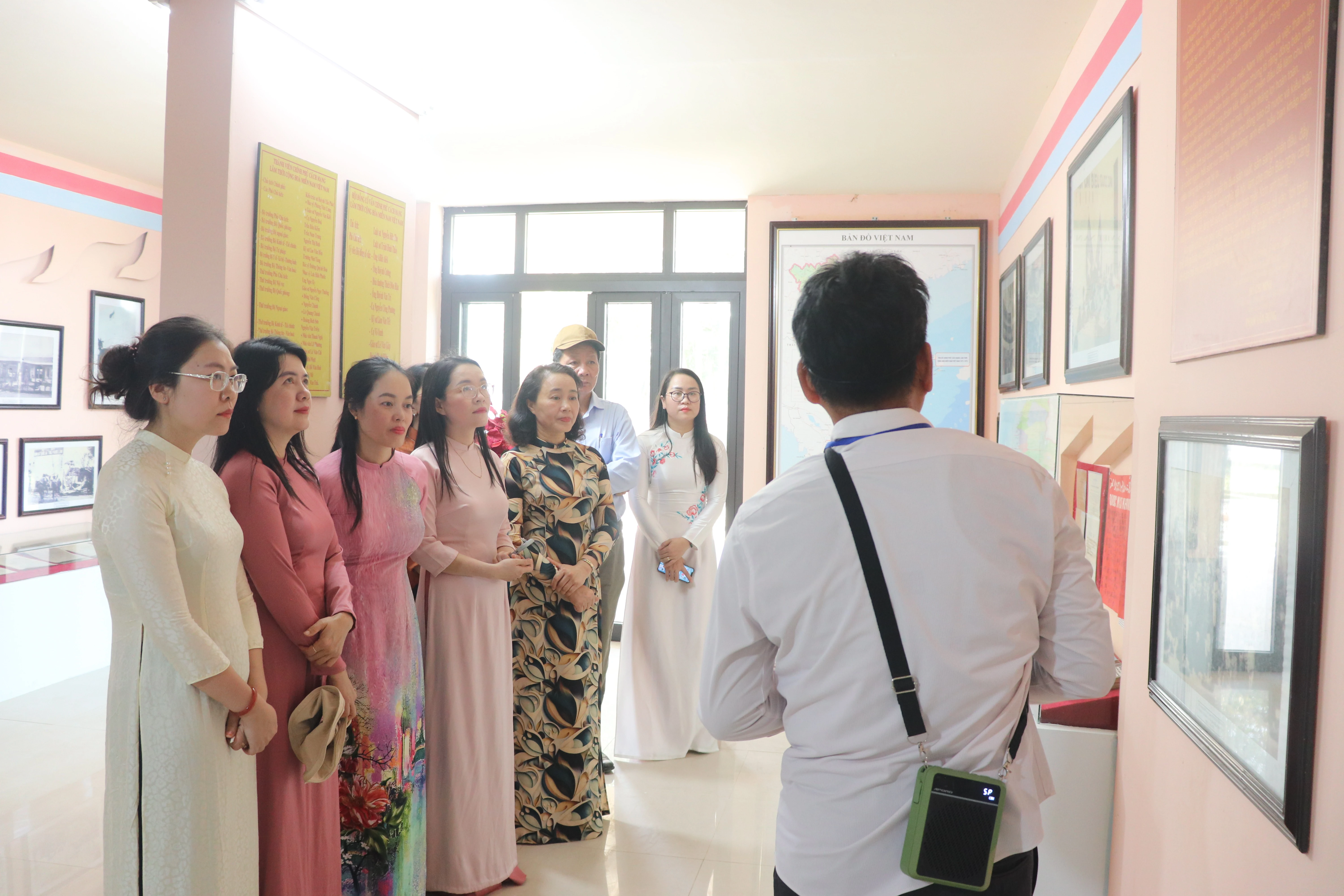 Đảng ủy các cơ quan Đảng tỉnh tổ chức hoạt động về nguồn