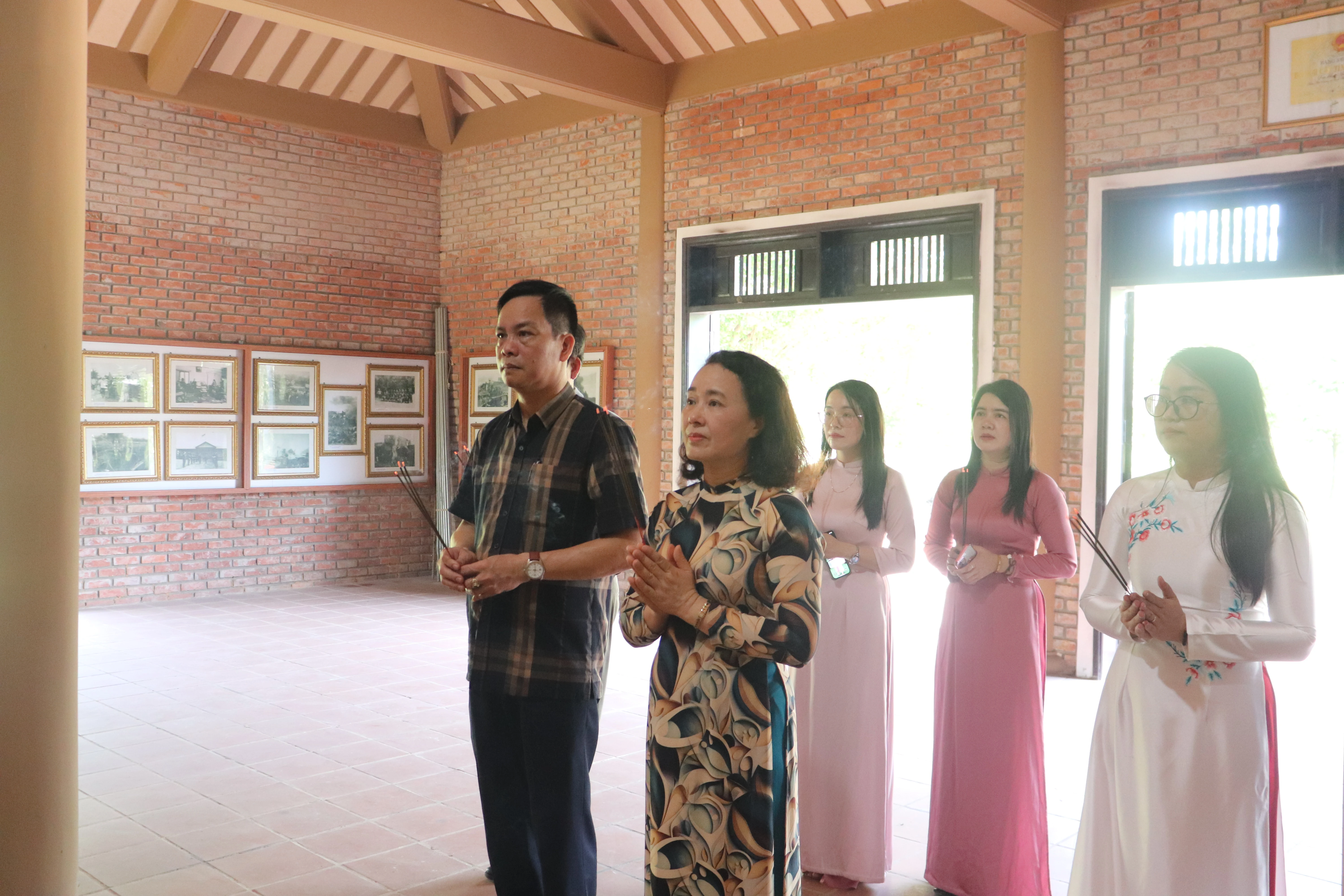 Đảng ủy các cơ quan Đảng tỉnh tổ chức hoạt động về nguồn