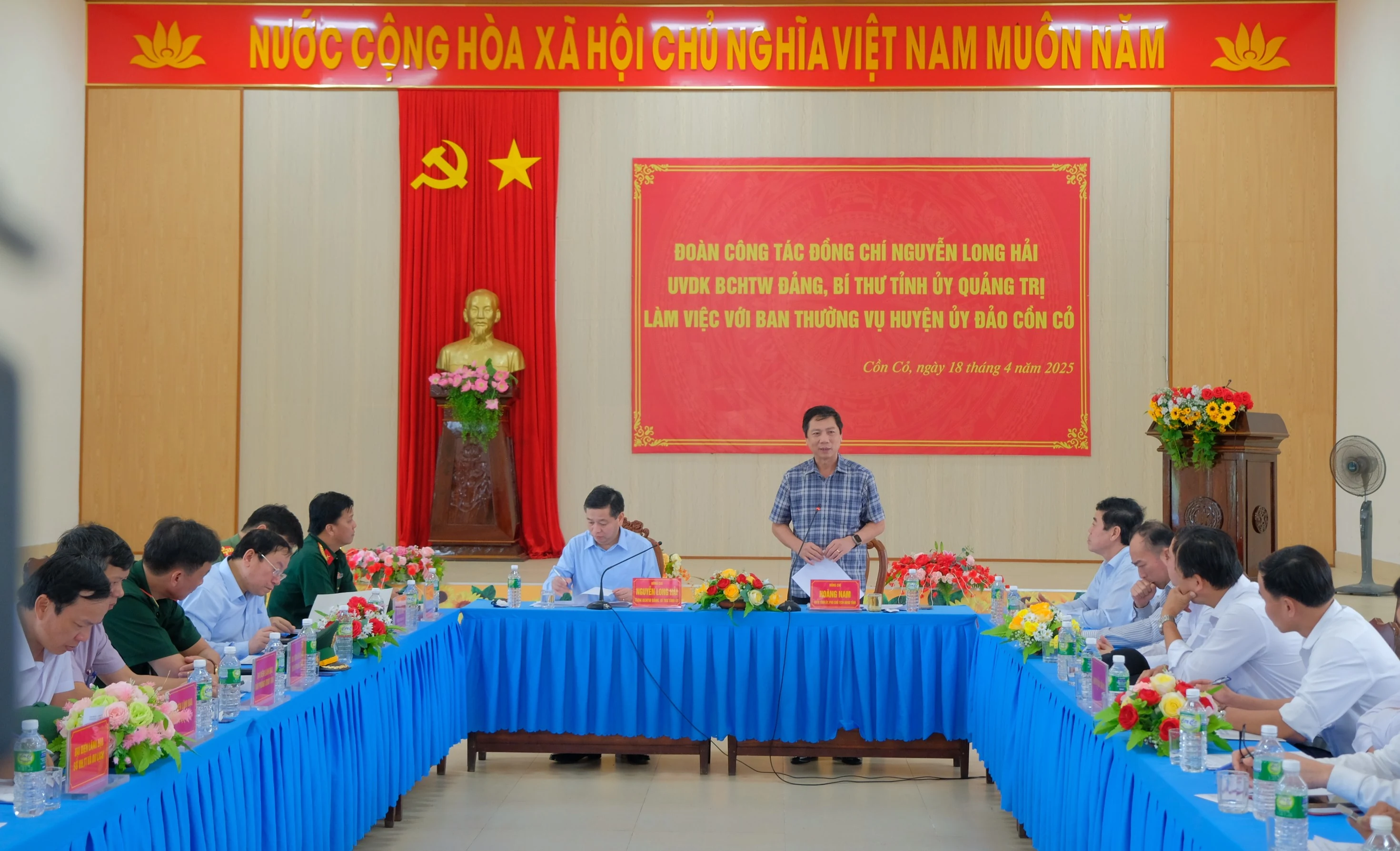 Bí thư Tỉnh ủy Nguyễn Long Hải làm việc với huyện đảo Cồn Cỏ