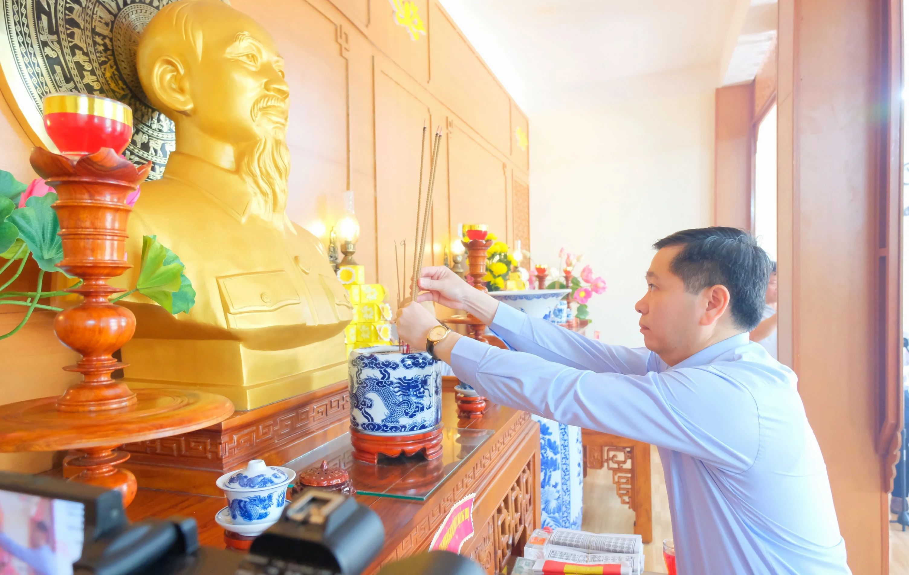 Bí thư Tỉnh ủy Nguyễn Long Hải làm việc với huyện đảo Cồn Cỏ