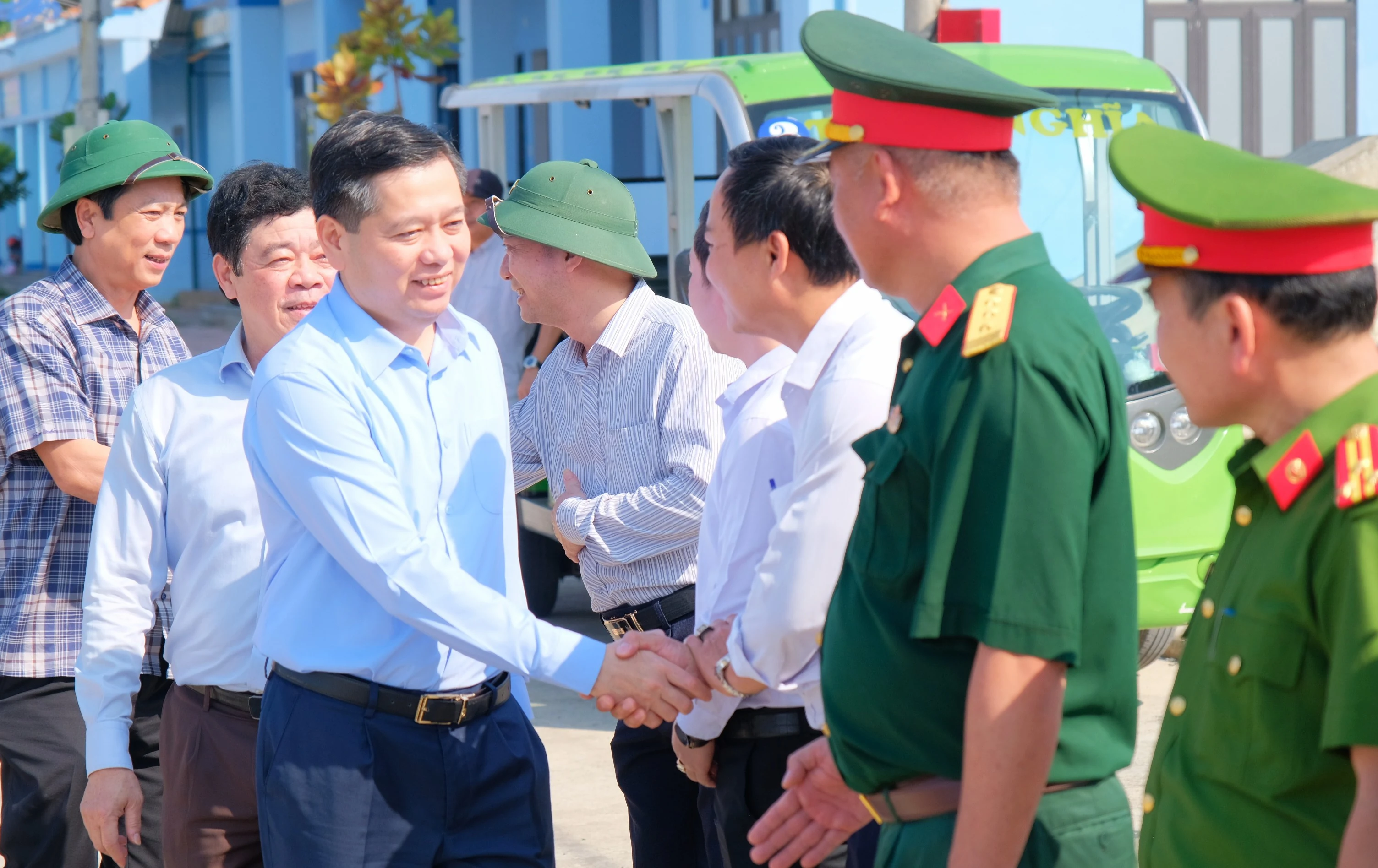 Bí thư Tỉnh ủy Nguyễn Long Hải làm việc với huyện đảo Cồn Cỏ