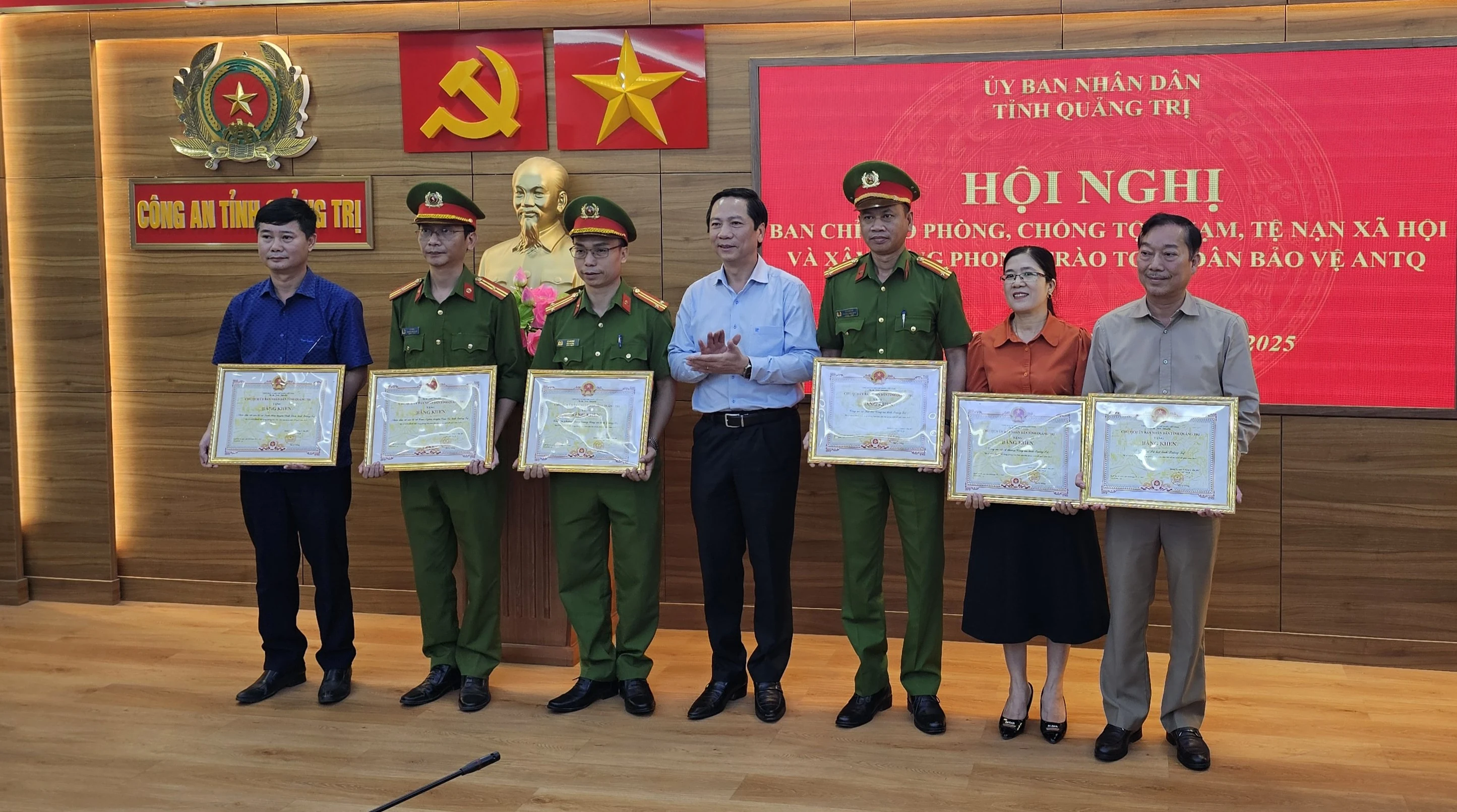 Triển khai công tác phòng chống tội phạm, tệ nạn xã hội và xây dựng phong trào Toàn dân bảo vệ an ninh Tổ quốc 