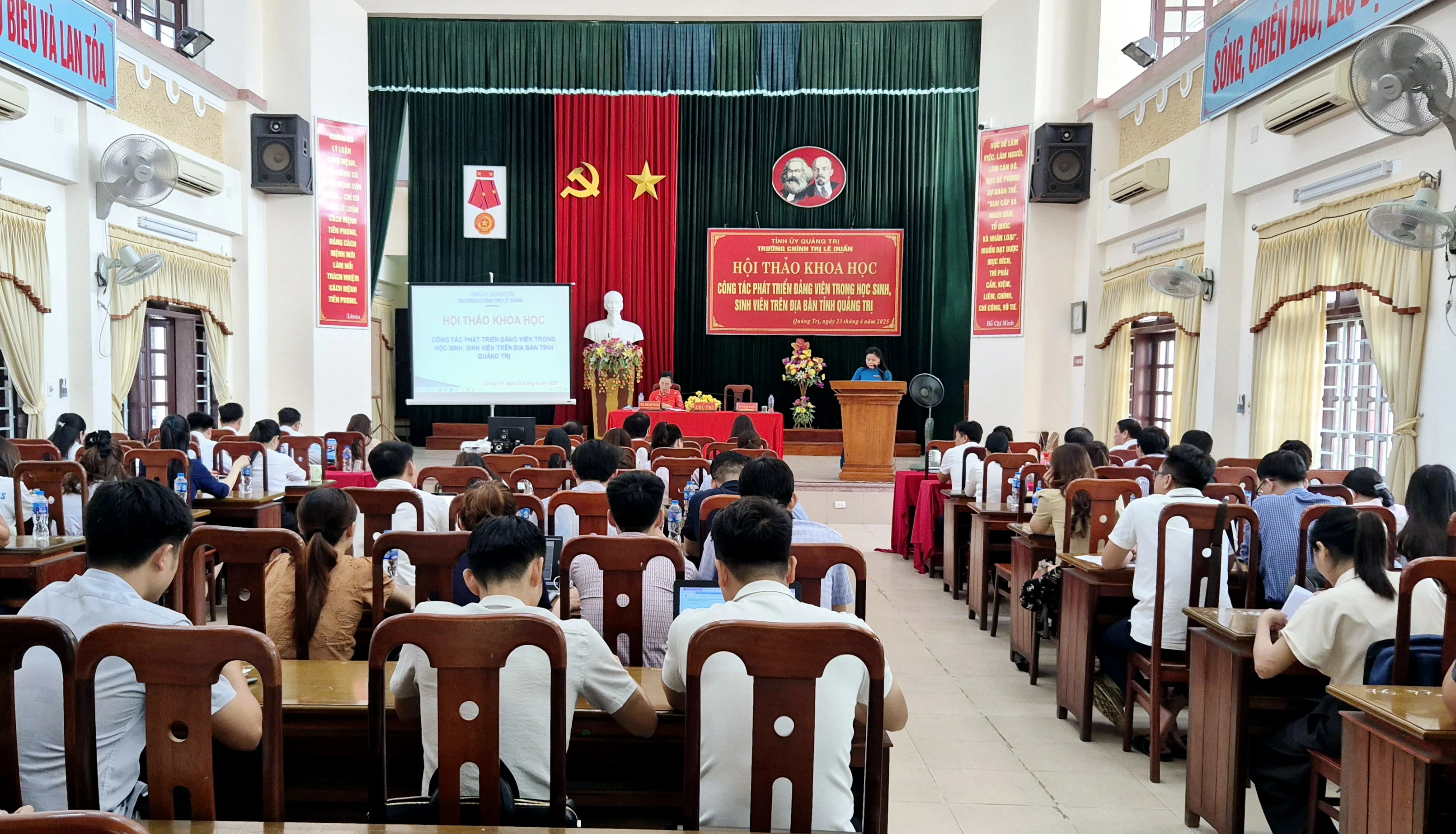 Hội thảo khoa học “Công tác phát triển đảng viên trong học sinh, sinh viên trên địa bàn tỉnh Quảng Trị”