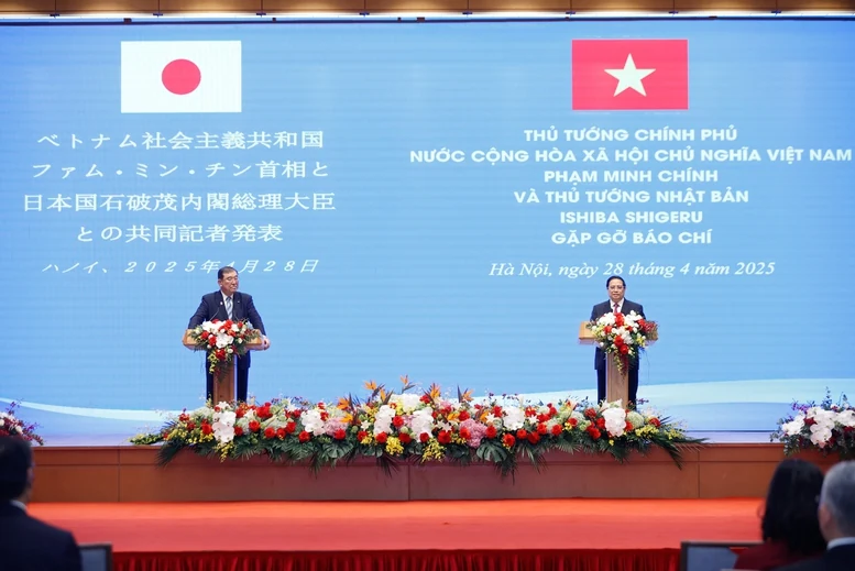 Hai Thủ tướng Việt Nam và Nhật Bản xác định trụ cột mới của quan hệ song phương