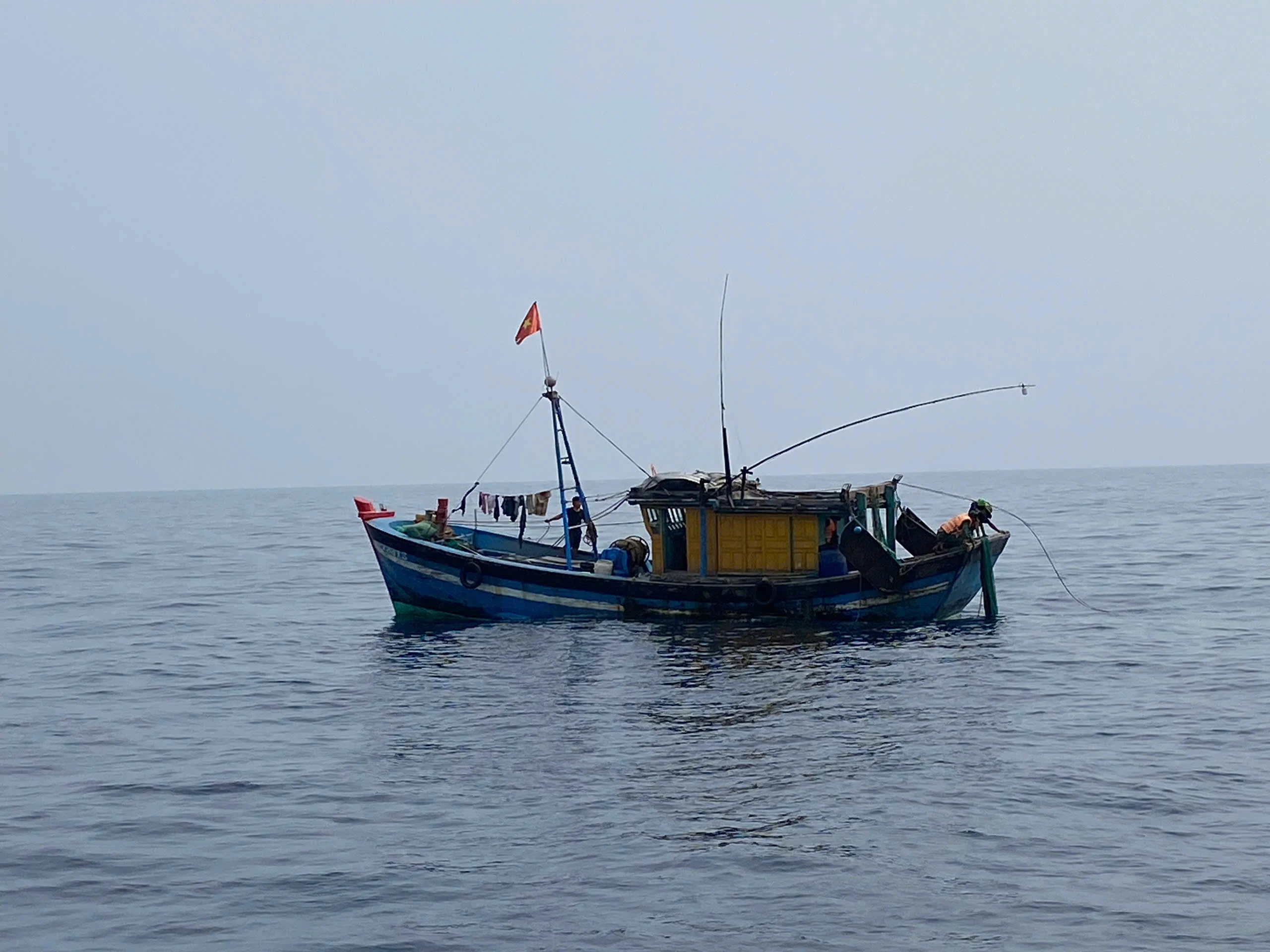 Bộ đội Biên phòng tỉnh Quảng Trị phát hiện và bắt giữ hai tàu cá có hành vi đánh bắt thuỷ sản trái phép