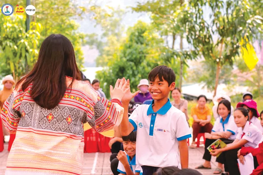 Truyền cảm hứng đọc sách cho học sinh vùng cao