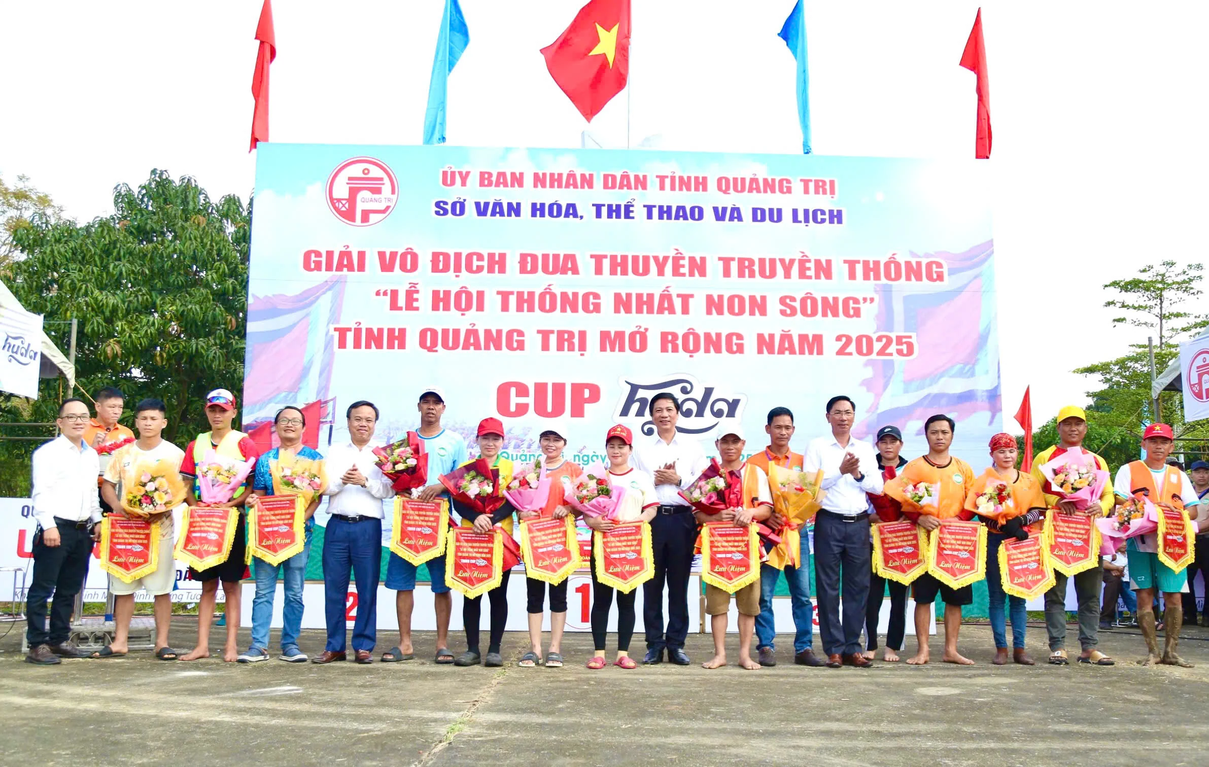 Giải vô địch Đua thuyền truyền thống “Lễ hội Thống nhất non sông” năm 2025