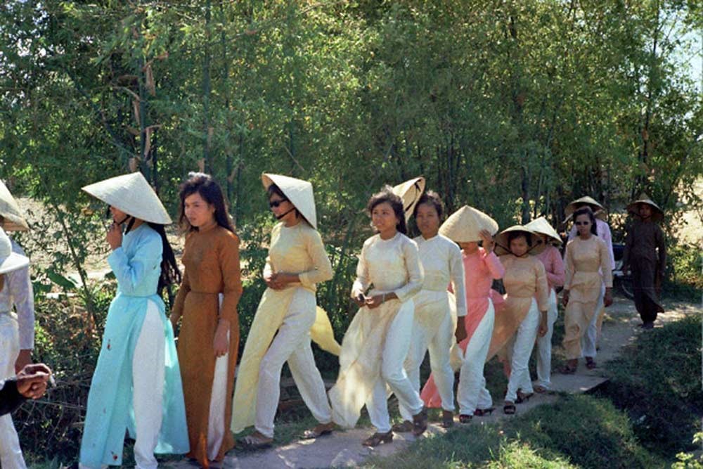 Đến với bài thơ hay: Thơ của gái Quảng Trị