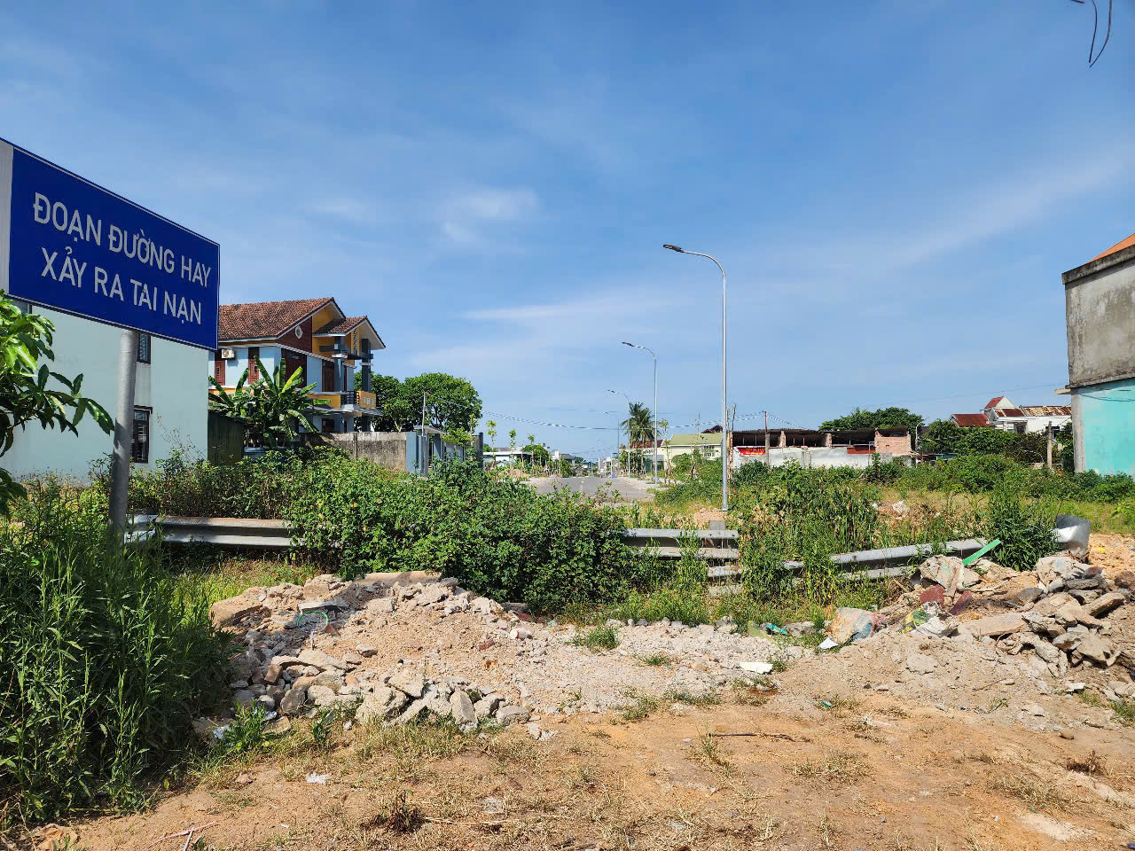 Đông Hà: Đường Nguyễn Trãi nối dài “tắc” vì chưa được phép đấu nối Quốc lộ 9