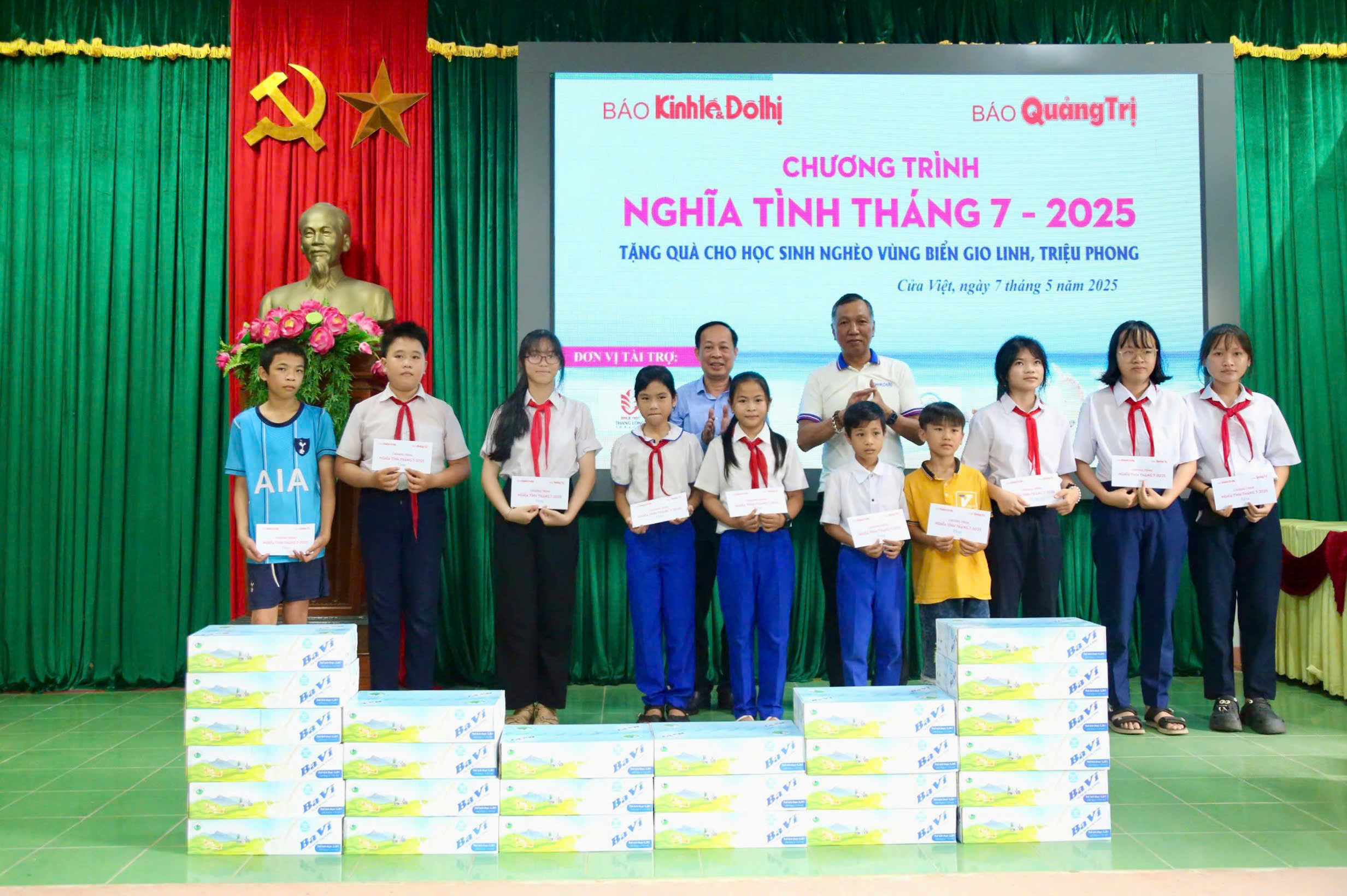 Báo Kinh tế & Đô thị - Báo Quảng Trị tổ chức chương trình “Nghĩa tình Tháng 7”