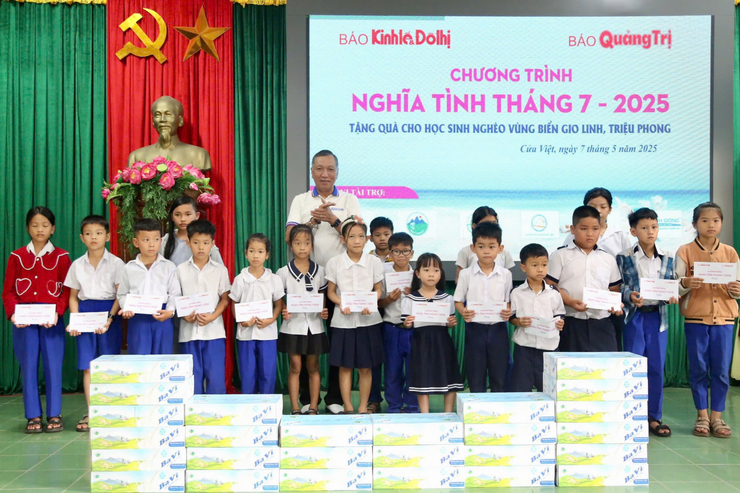 Báo Kinh tế & Đô thị - Báo Quảng Trị tổ chức chương trình “Nghĩa tình Tháng 7”