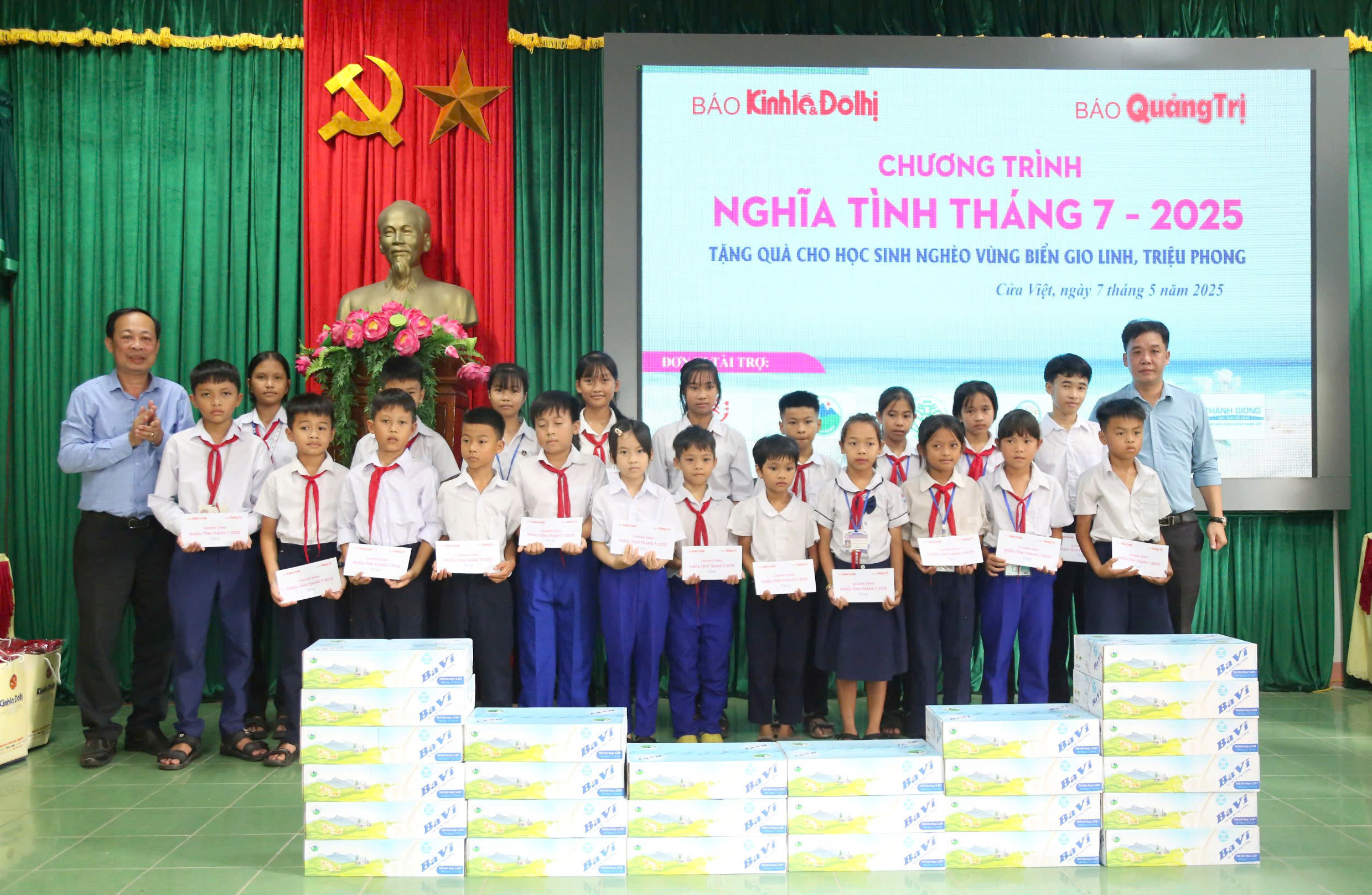 Báo Kinh tế & Đô thị - Báo Quảng Trị tổ chức chương trình “Nghĩa tình Tháng 7”