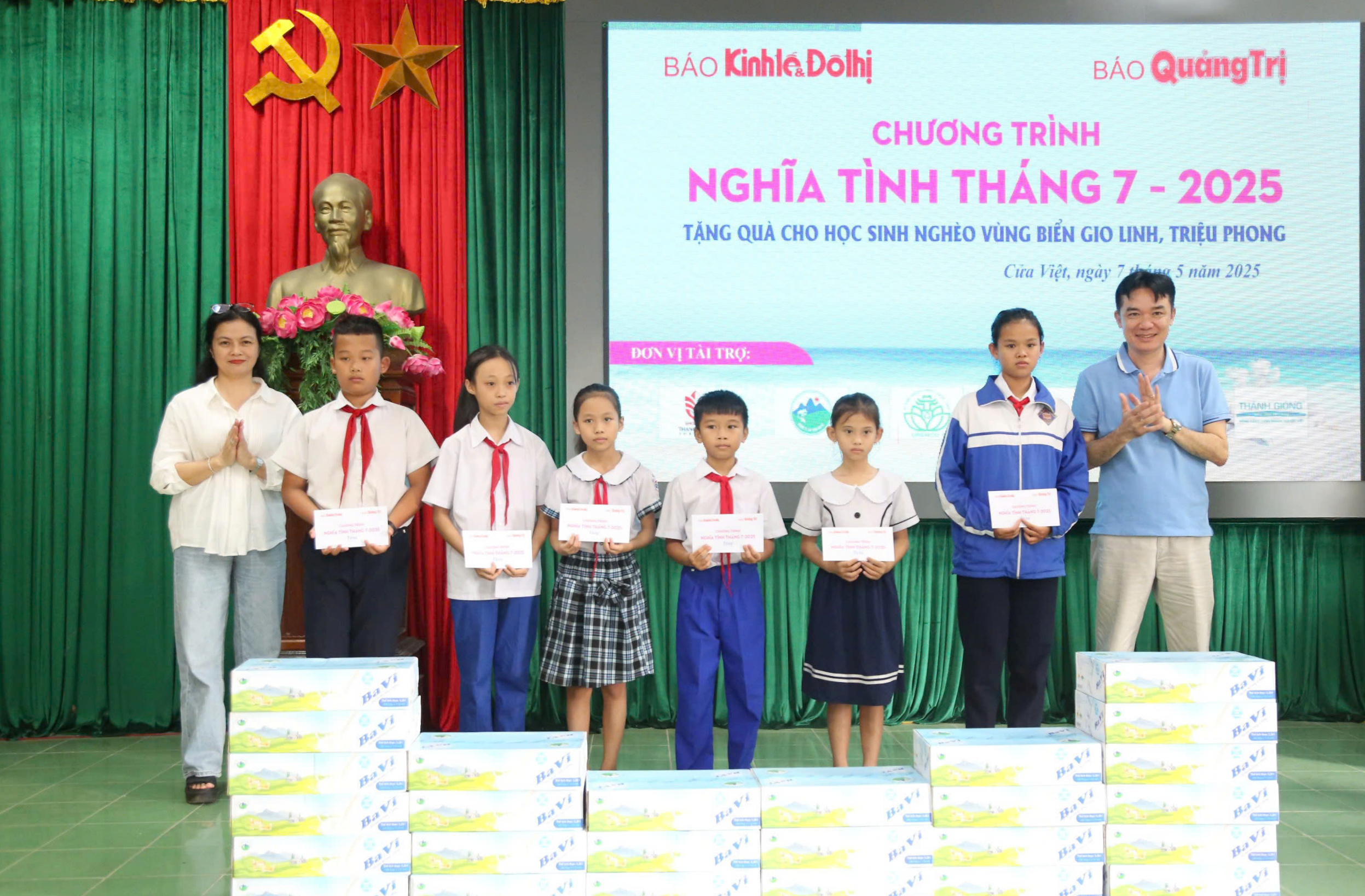 Báo Kinh tế & Đô thị - Báo Quảng Trị tổ chức chương trình “Nghĩa tình Tháng 7”