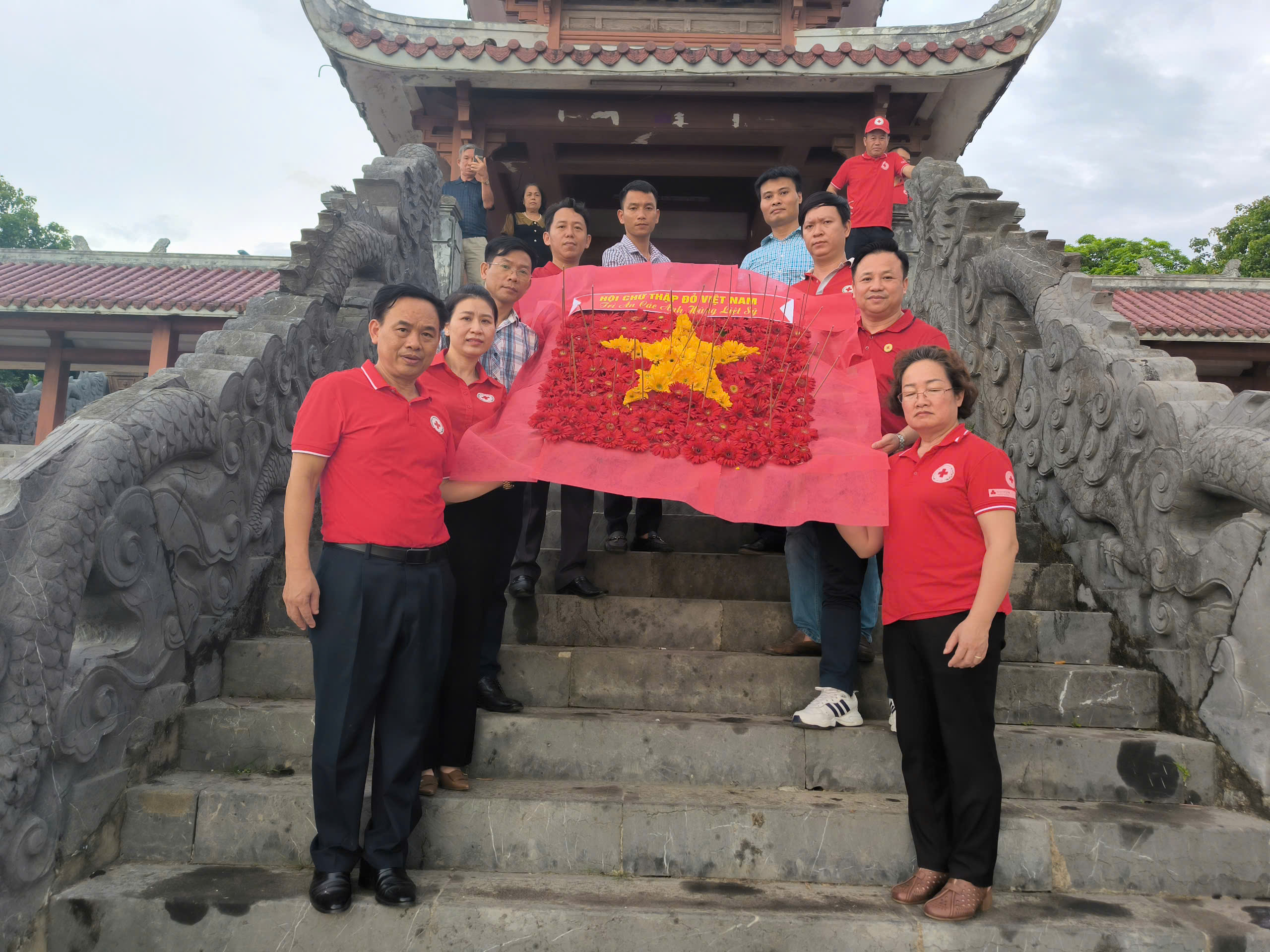 Trung ương Hội Chữ thập đỏ Việt Nam tri ân các anh hùng liệt sĩ