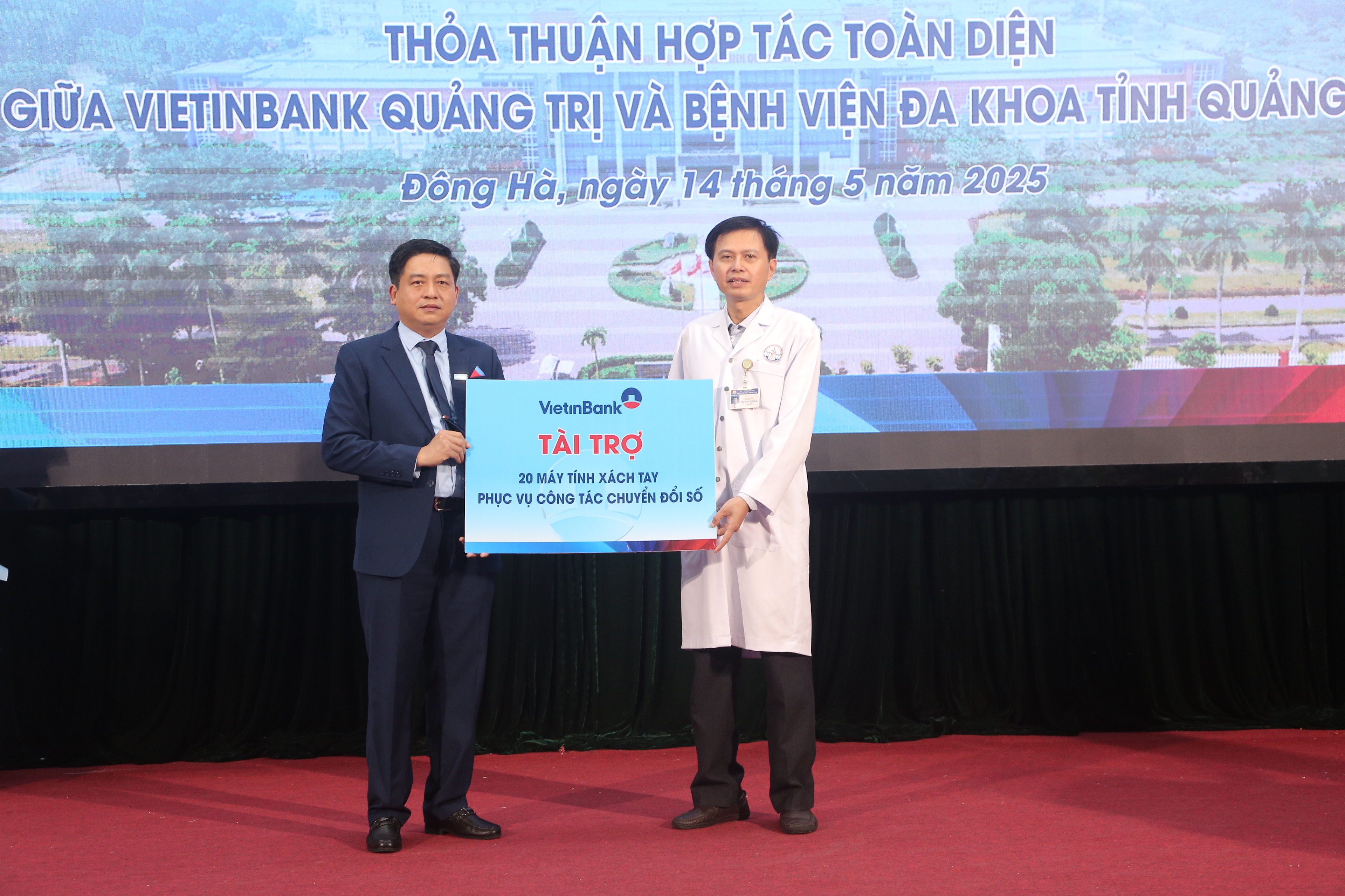 VietinBank Quảng Trị và Bệnh viện Đa khoa tỉnh ký kết thỏa thuận hợp tác toàn diện