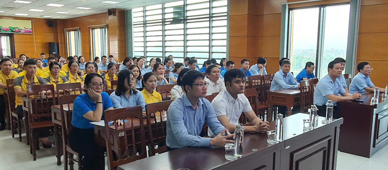 Ra quân hưởng ứng Tháng vận động triển khai BHXH toàn dân